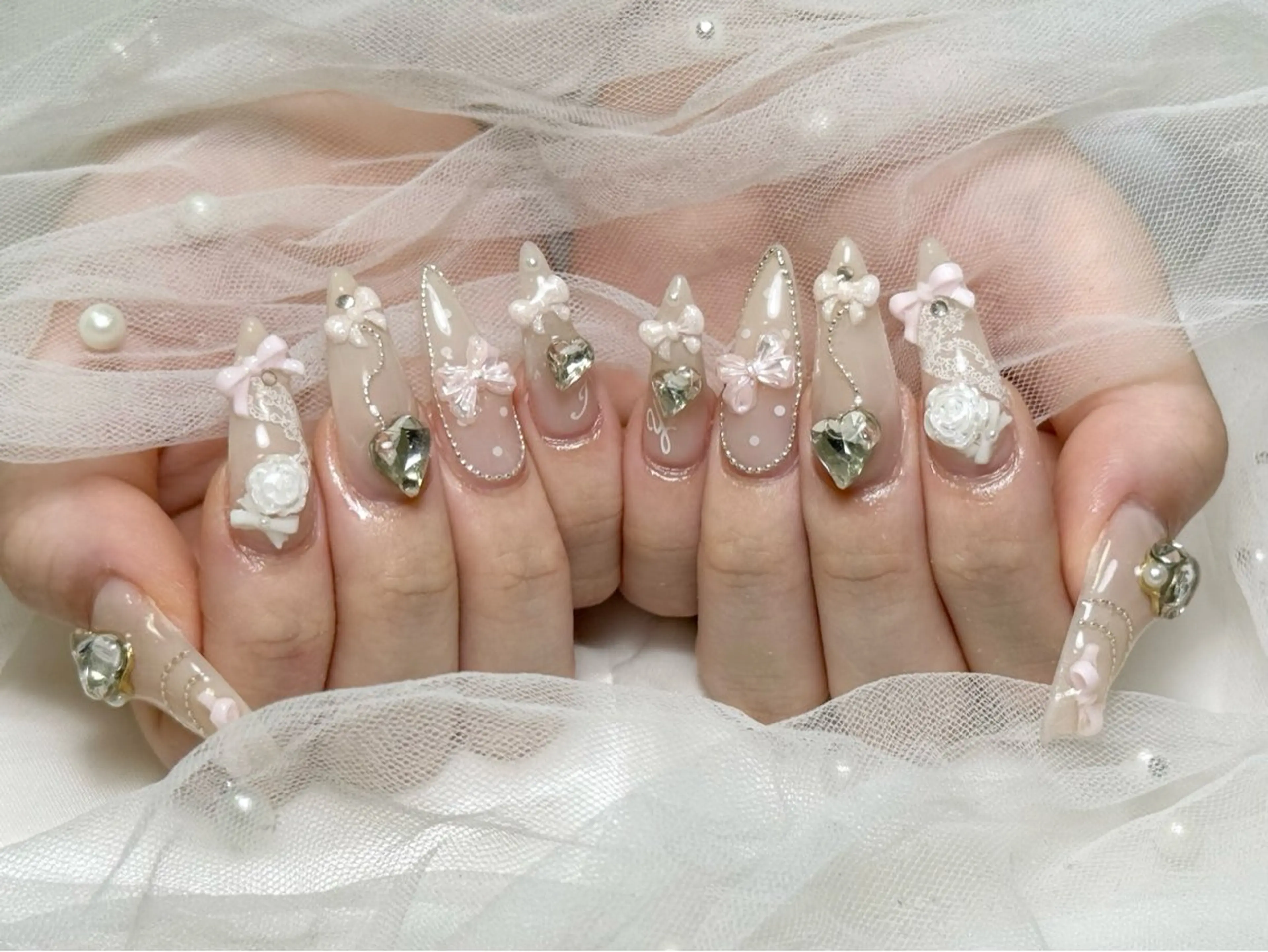 ネイル ハンドネイル Roi〈ロワ〉 Minakoのネイルデザイン