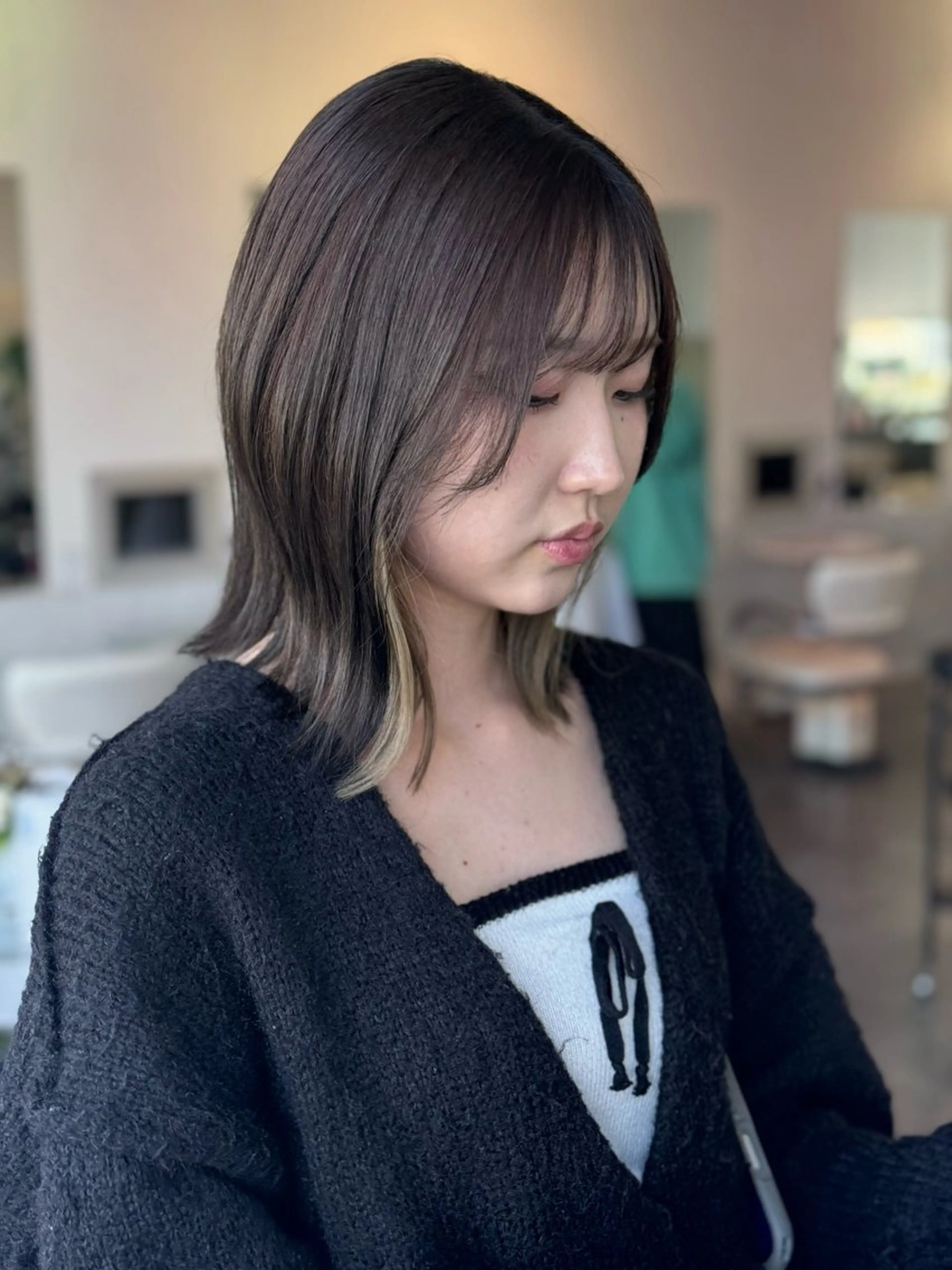 ミディアム カラー イヤリングカラー グレージュ 🫧ヒシダアキ taboo.i🫧のヘアスタイル