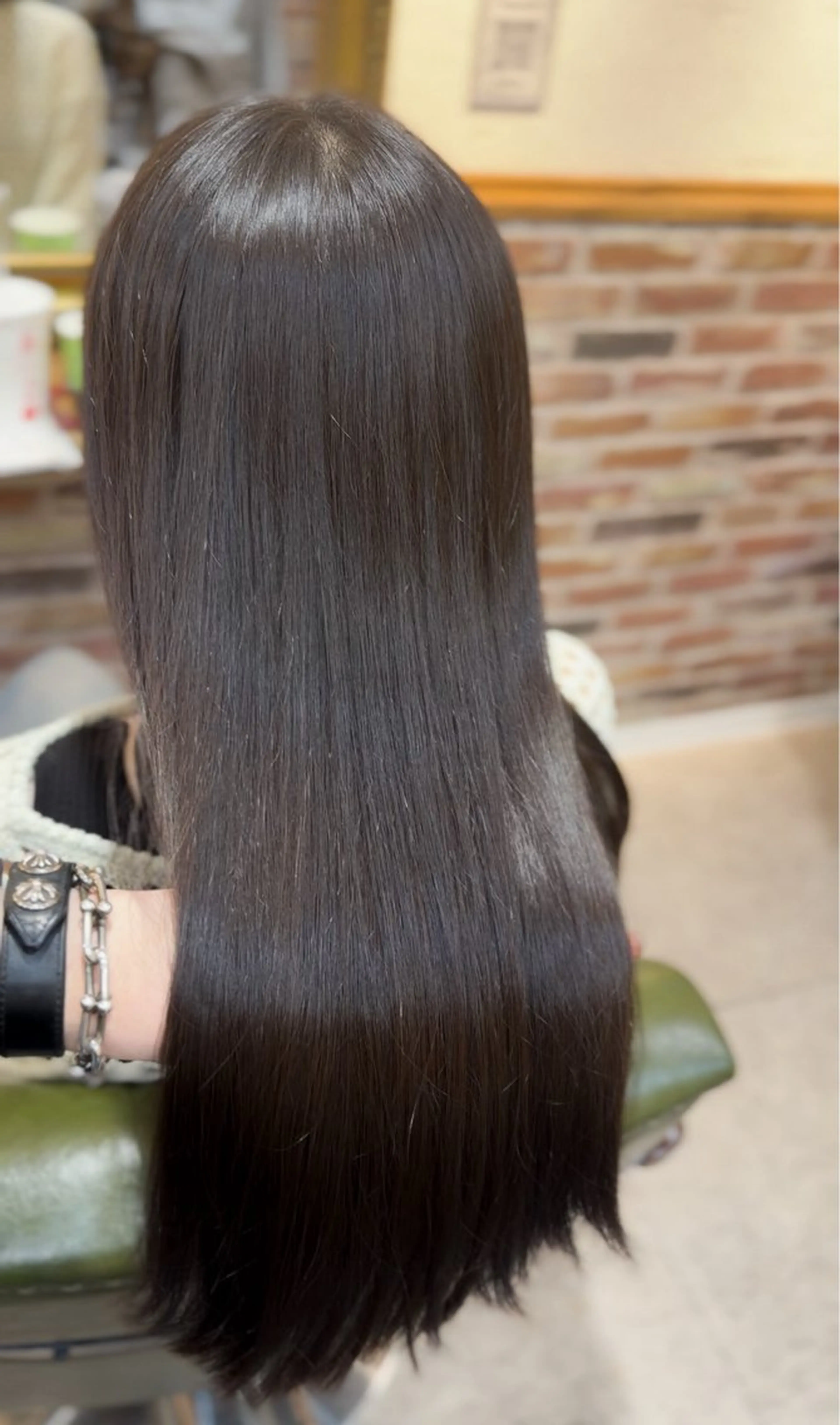 ロング カット 縮毛矯正 トリートメント 飯星慧斗 /ブリーチ、縮毛矯正のヘアスタイル