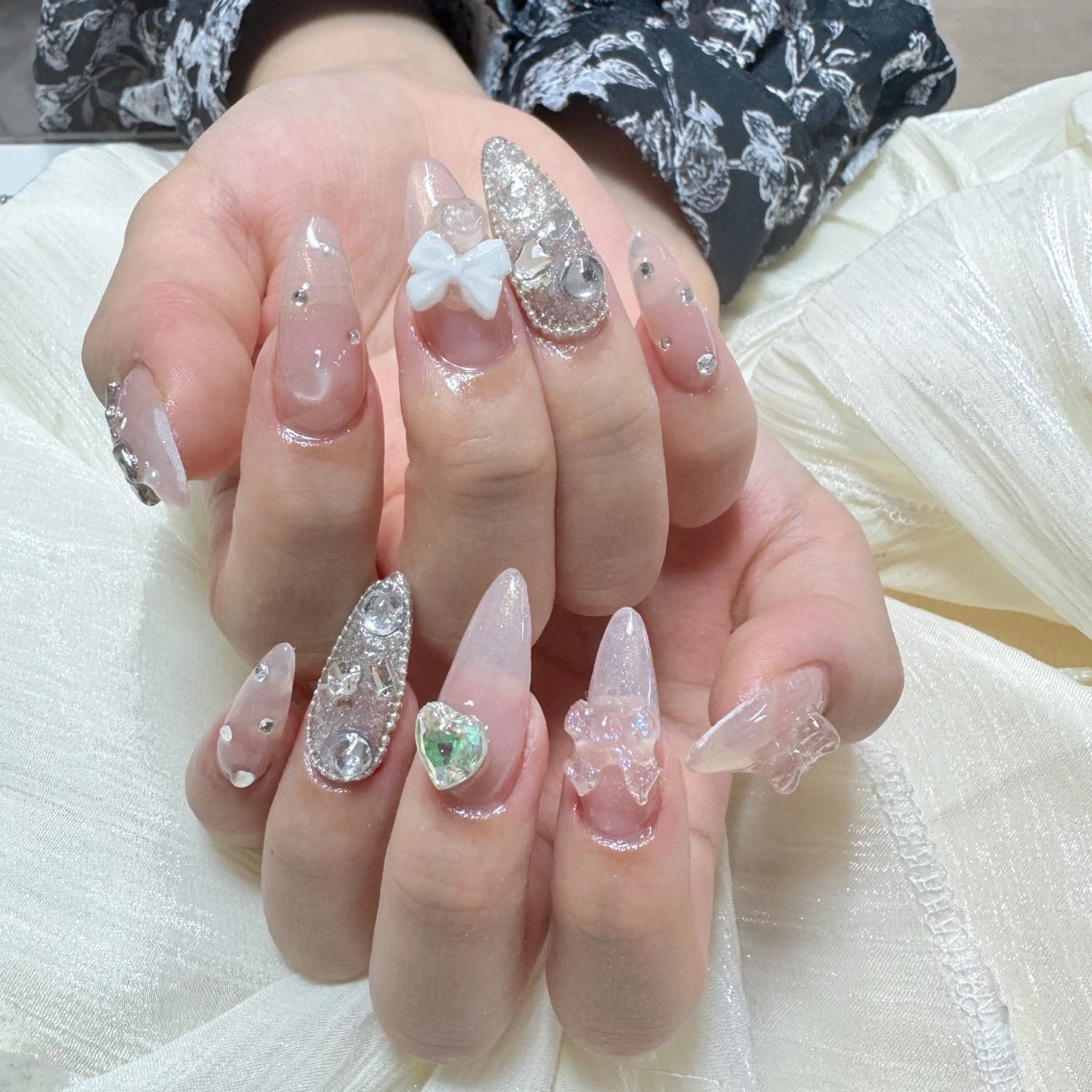 ネイル ハンドネイル 🎀nana🫧 ワンホンネイル🎀のネイルデザイン