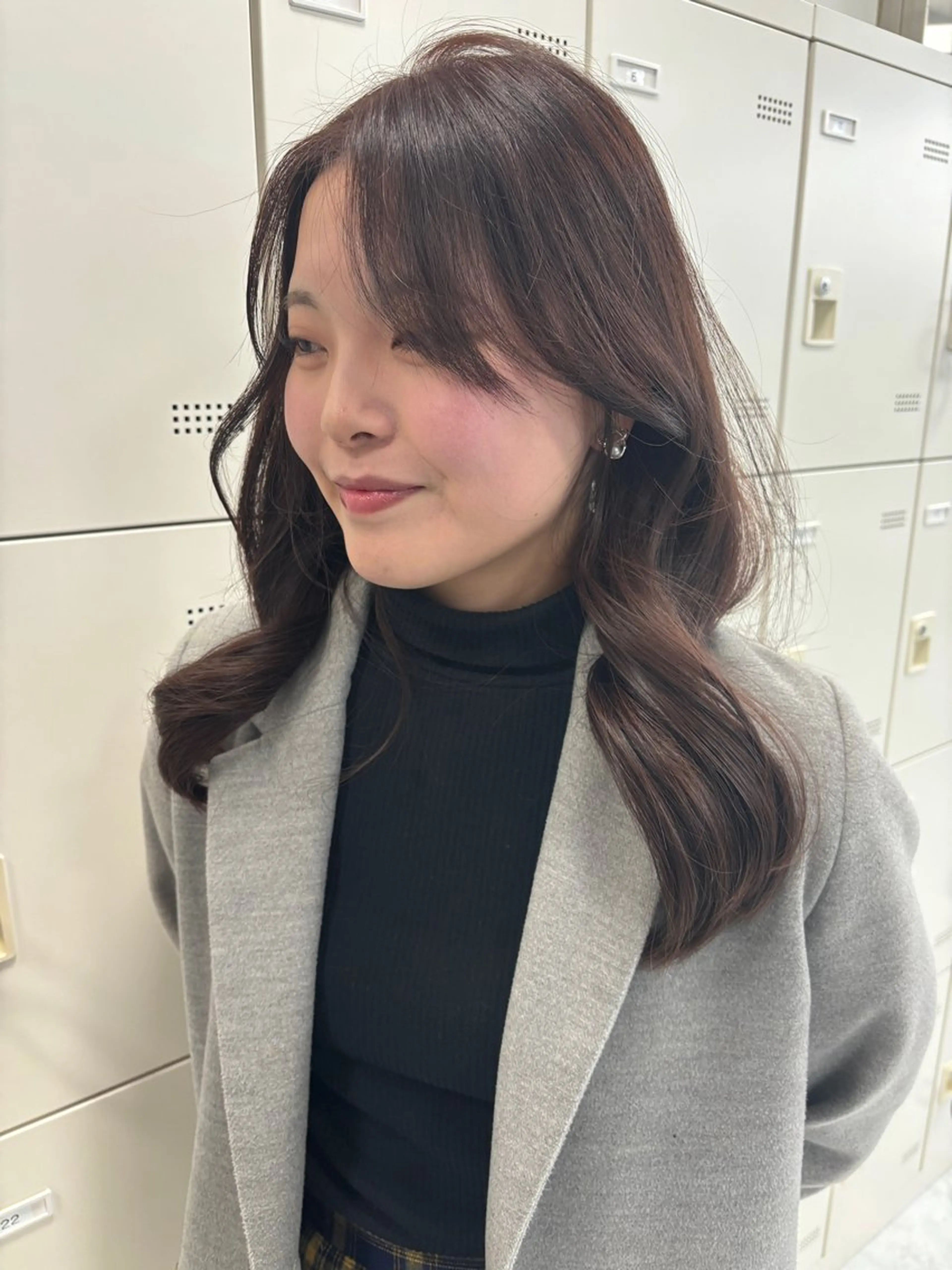 ロング ヘアカラー トリートメント ヘアセット 韓国ヘア/ブリーチ無 しWカラー/オリーブのヘアスタイル