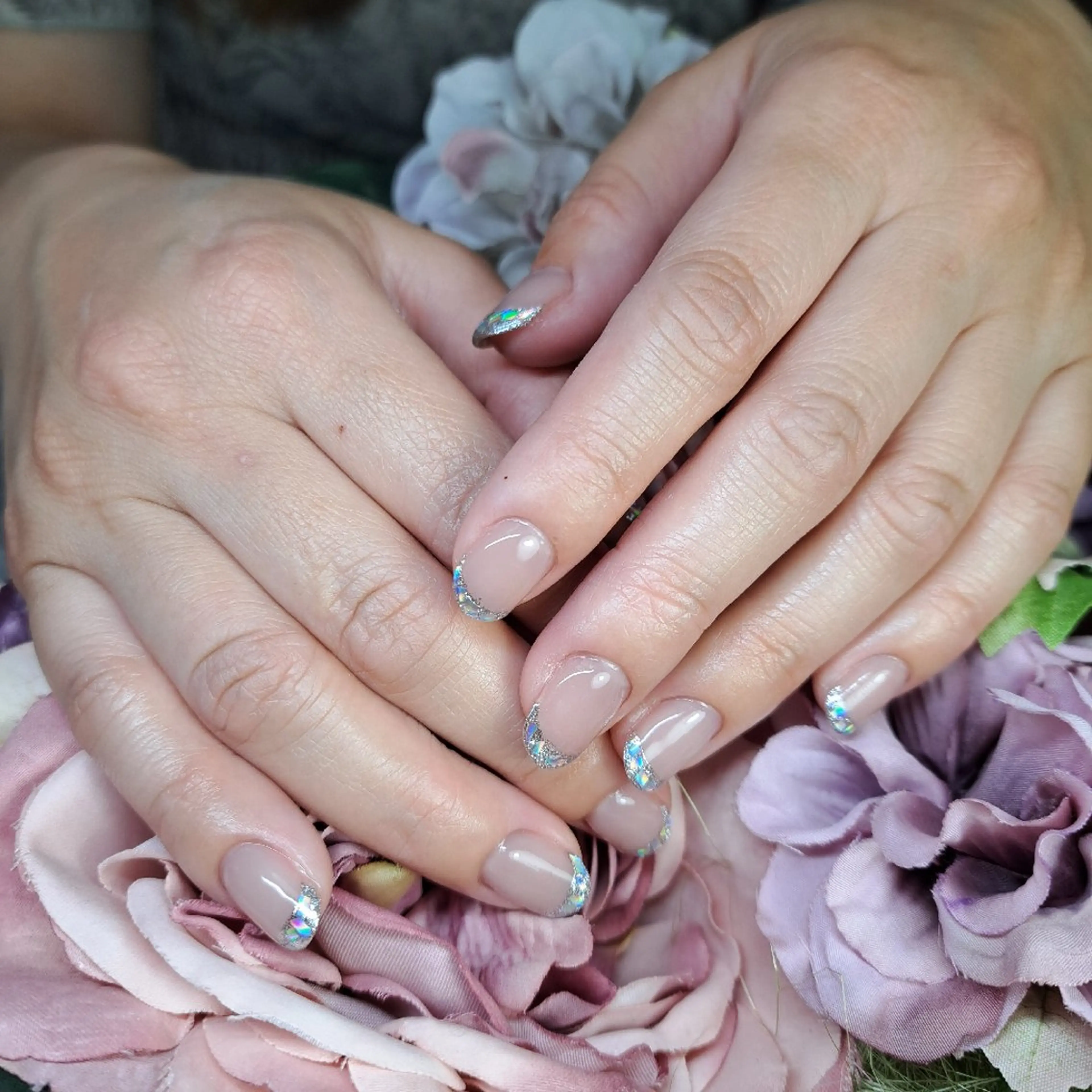 ネイル オーロラネイル フレンチネイル キラキラネイル HAYASHI  Nのネイルデザイン