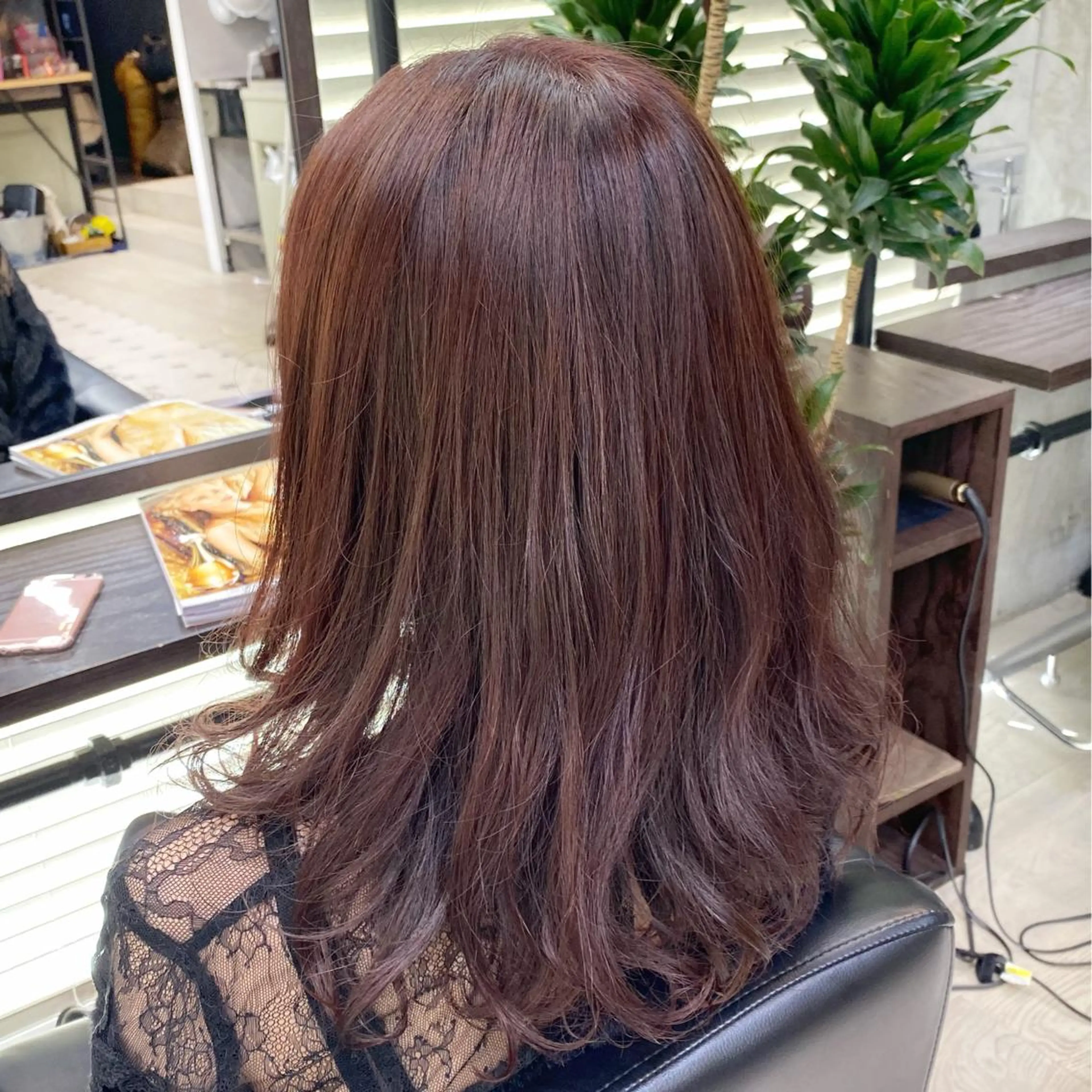 セミロング カラー ブリーチ ブラウンカラー ブリーチなしカラー ピンクカラー ピンクブラウン 韓国ヘア☁️ mitsukiのヘアスタイル