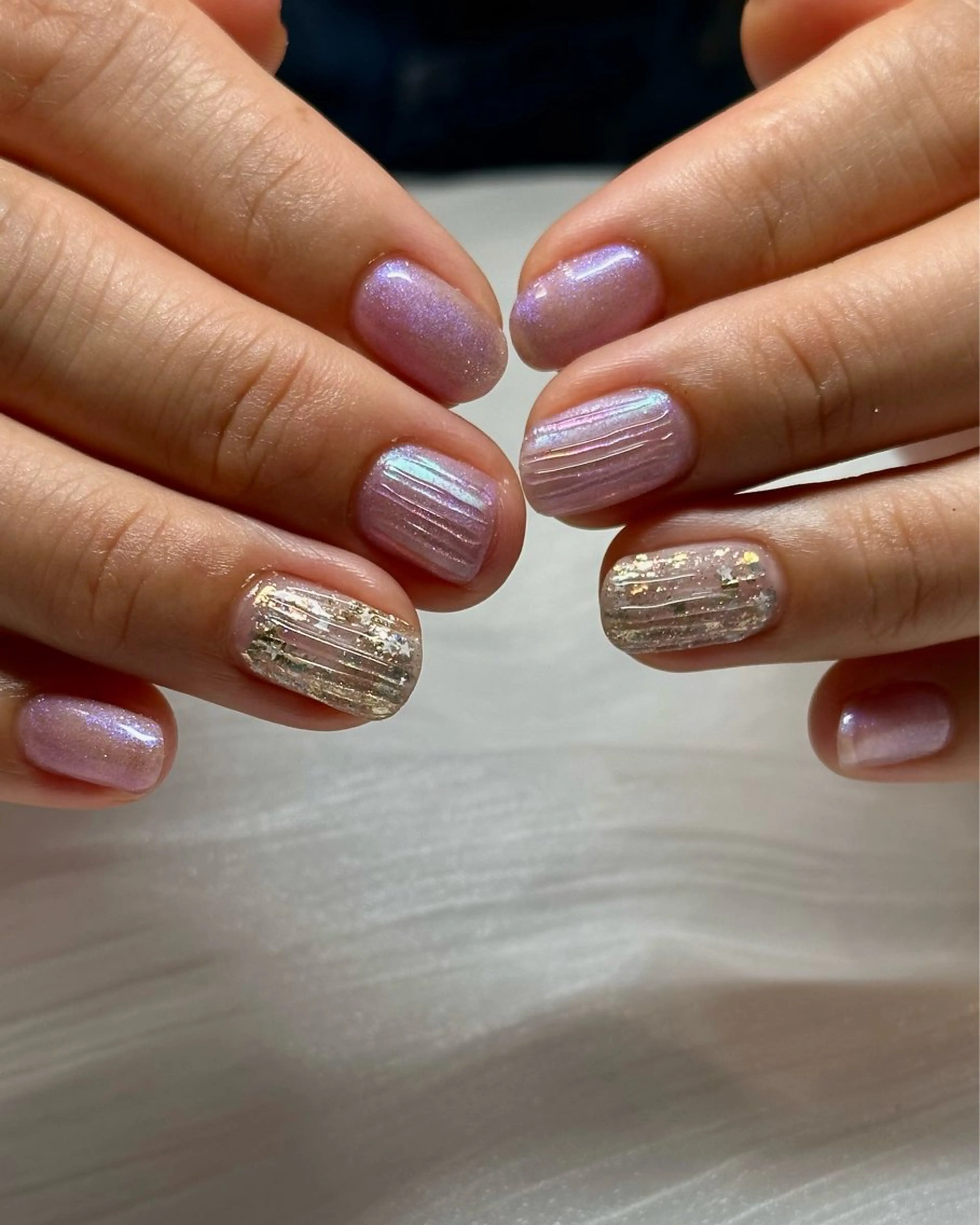 ネイル オーロラネイル ゴールド ロングネイル マグネットネイル ニュアンスネイル ハンドネイル Sei ｜ cres nailのネイルデザイン