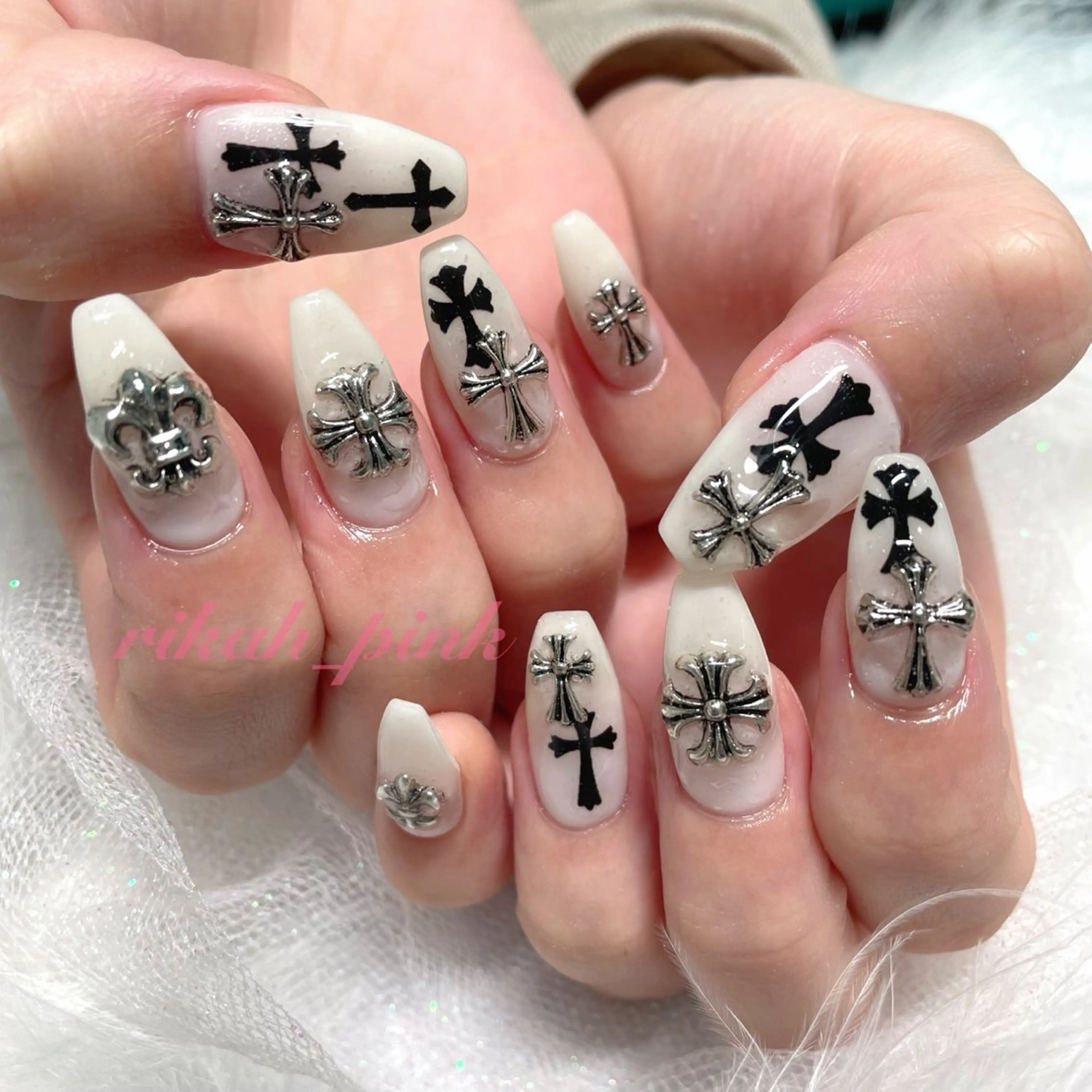 ネイル HIKA🦋 個性派スカルプネイルのネイルデザイン