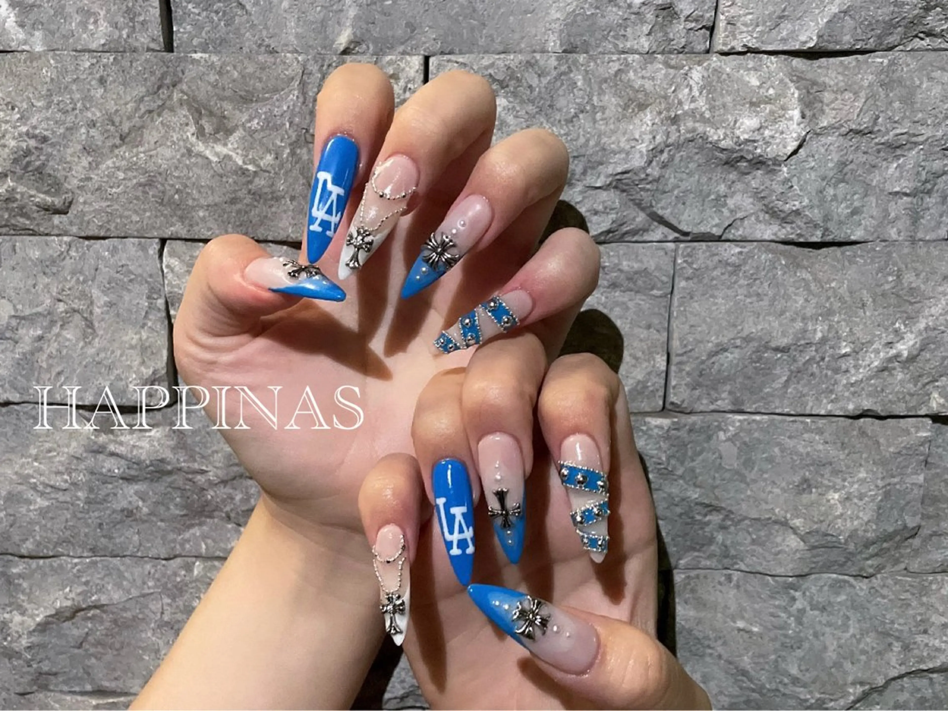 ネイル アートネイル ブルー フレンチネイル キラキラネイル スカルプネイル ハンドネイル HAPPINAS Jrネイリスト💅のネイルデザイン