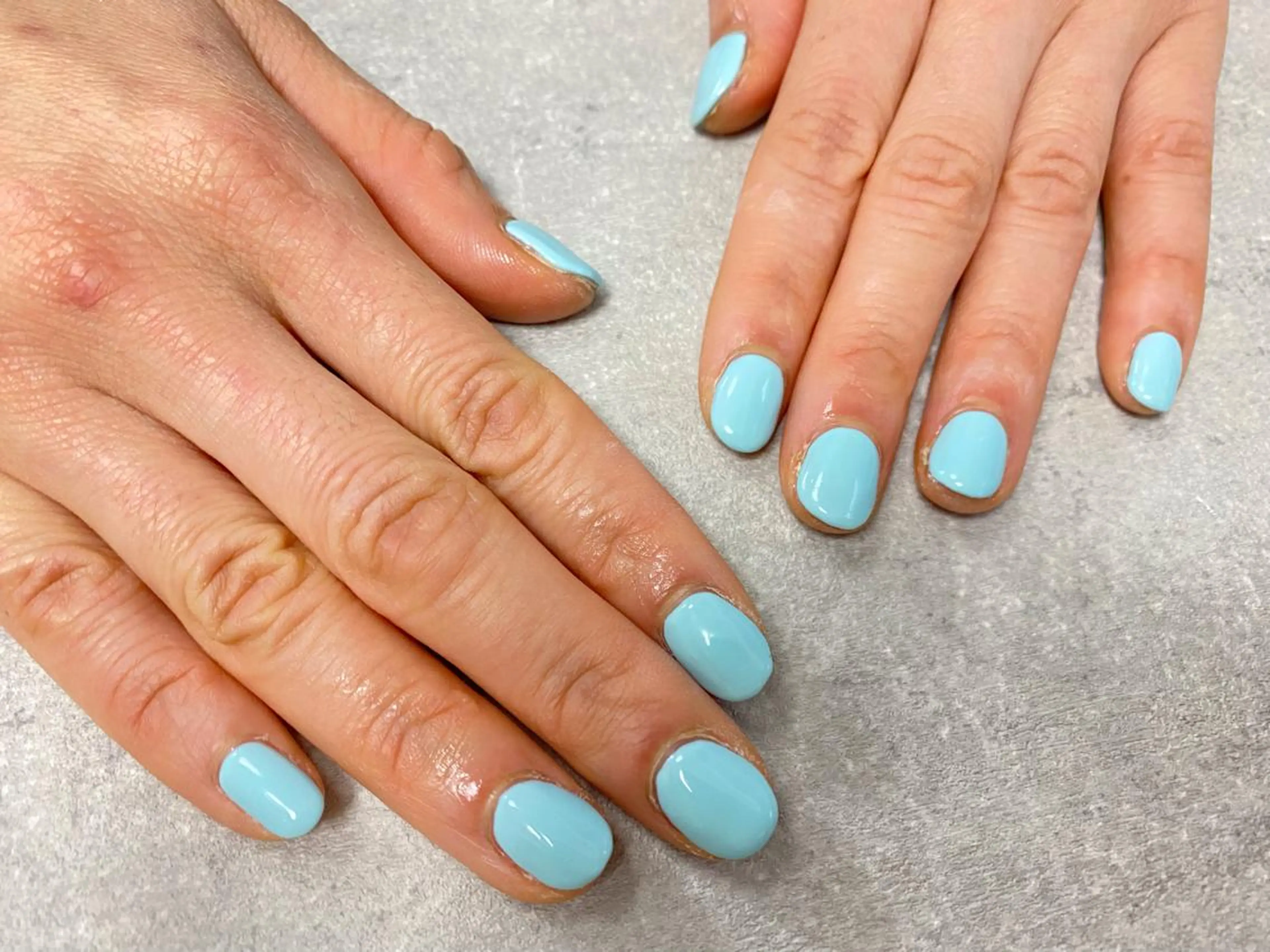 ネイル 水色 ワンカラーネイル ハンドネイル mogunail &blowのネイルデザイン