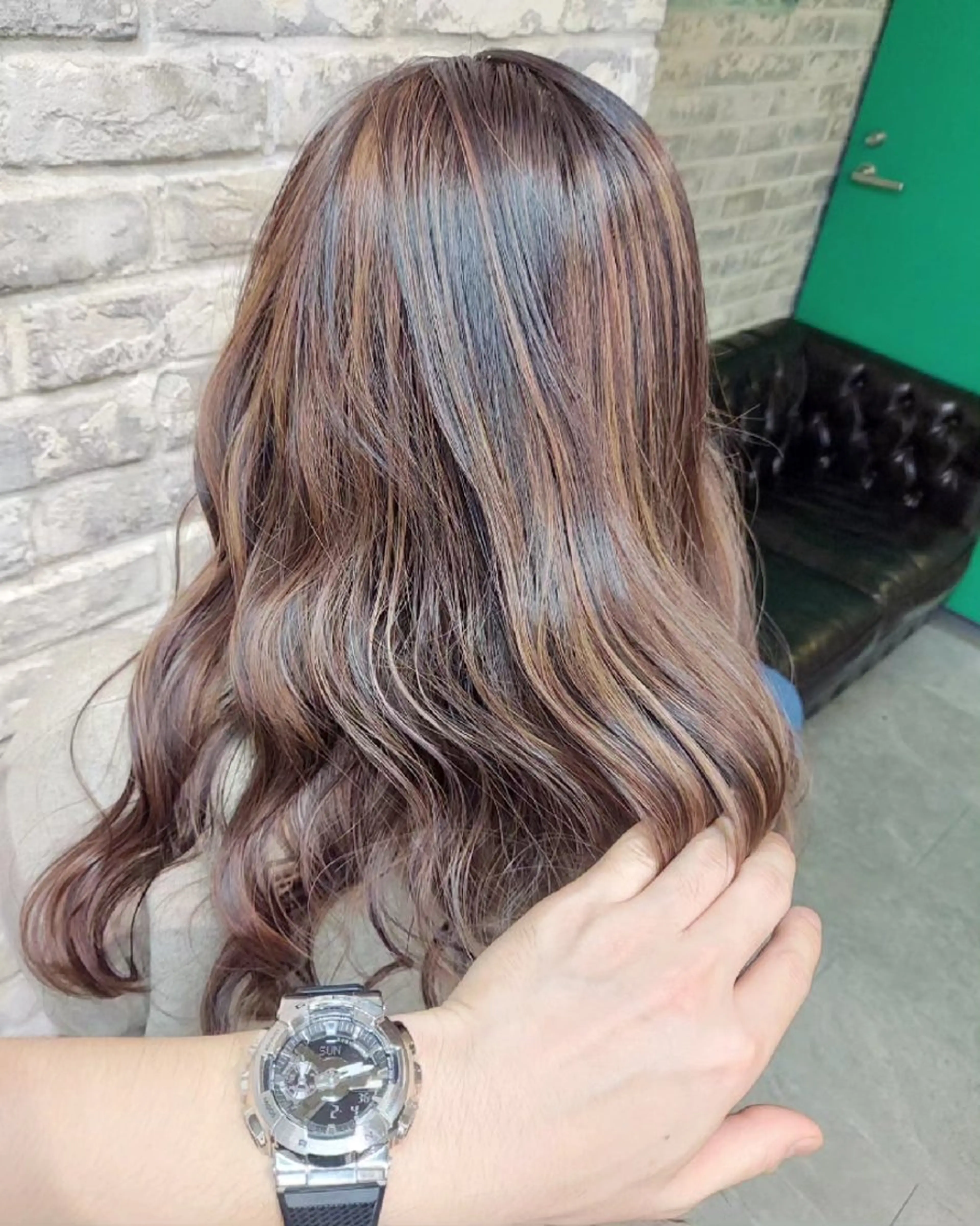 ロング カラー ハイライトカラー ハイライト ヘアカラー トリートメント ブリーチ・ハイトーン 特化🎉内山のヘアスタイル