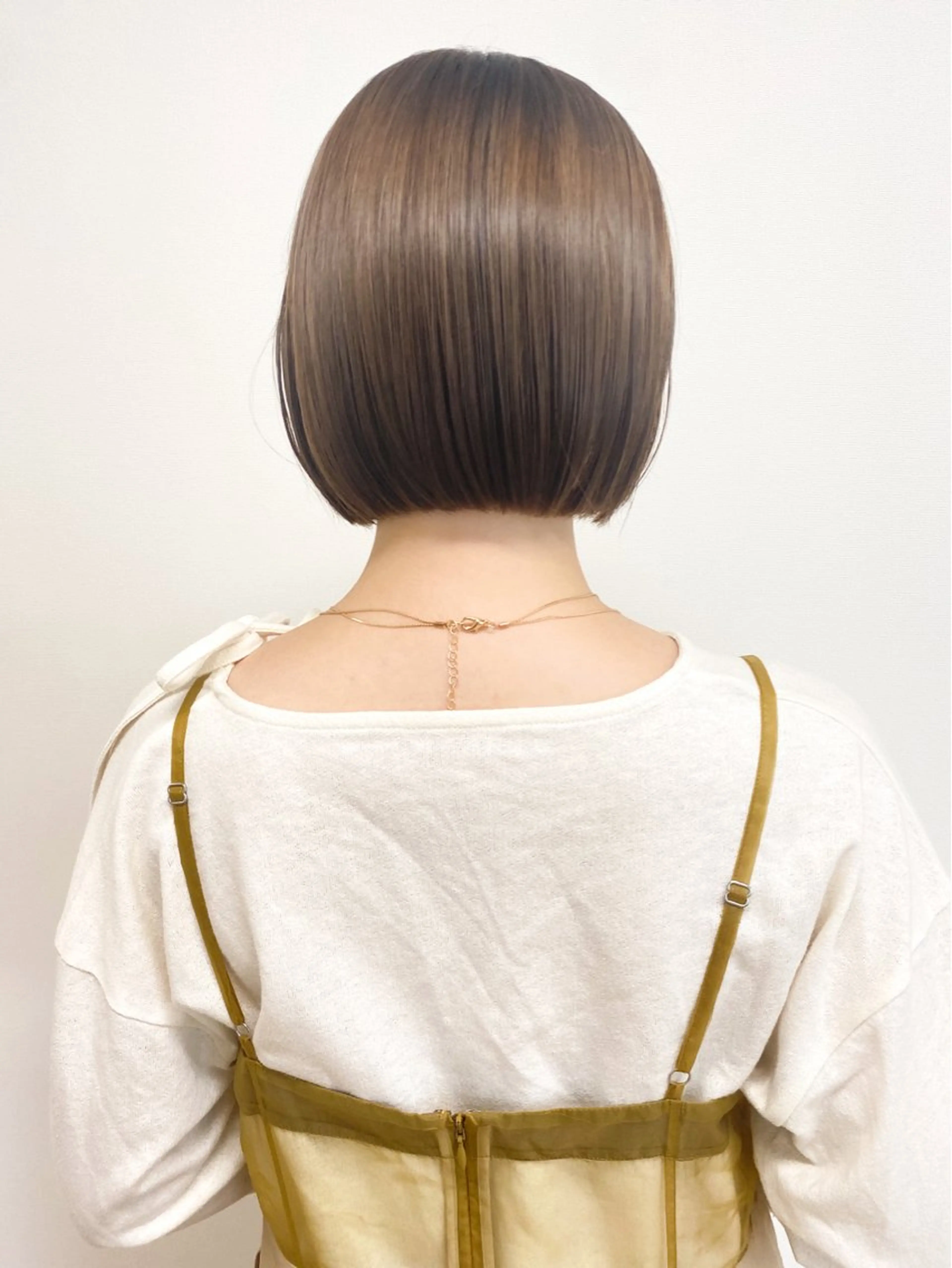 ショート カラー KYARA HALF 【アカデミー】のヘアスタイル