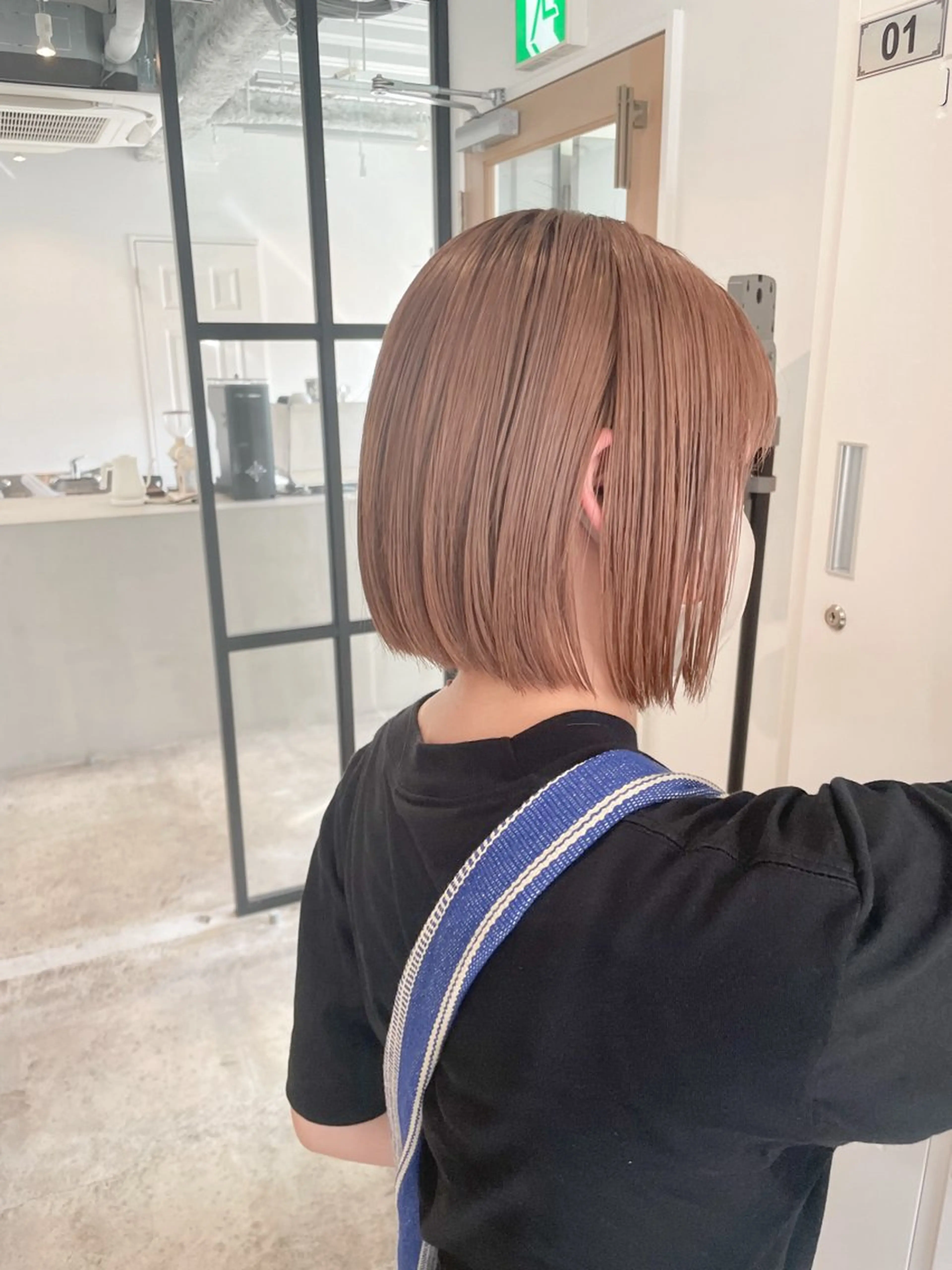 ショート カラー ベージュカラー 透明感カラー ボブ カット ヘアカラー Takuma Suzuki中目黒のヘアスタイル