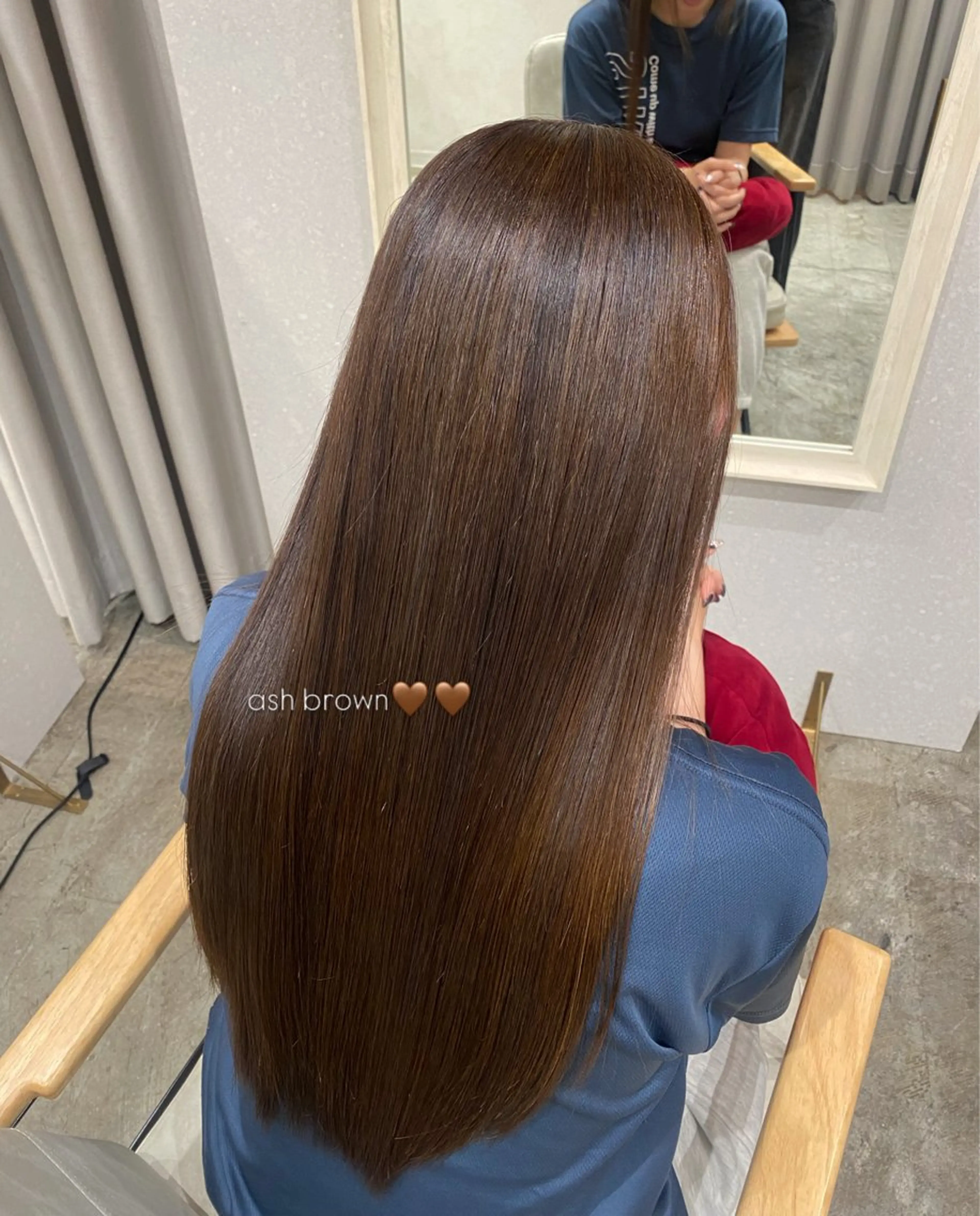 ロング アッシュ アッシュブラウン 縮毛矯正 松本 凪のヘアスタイル