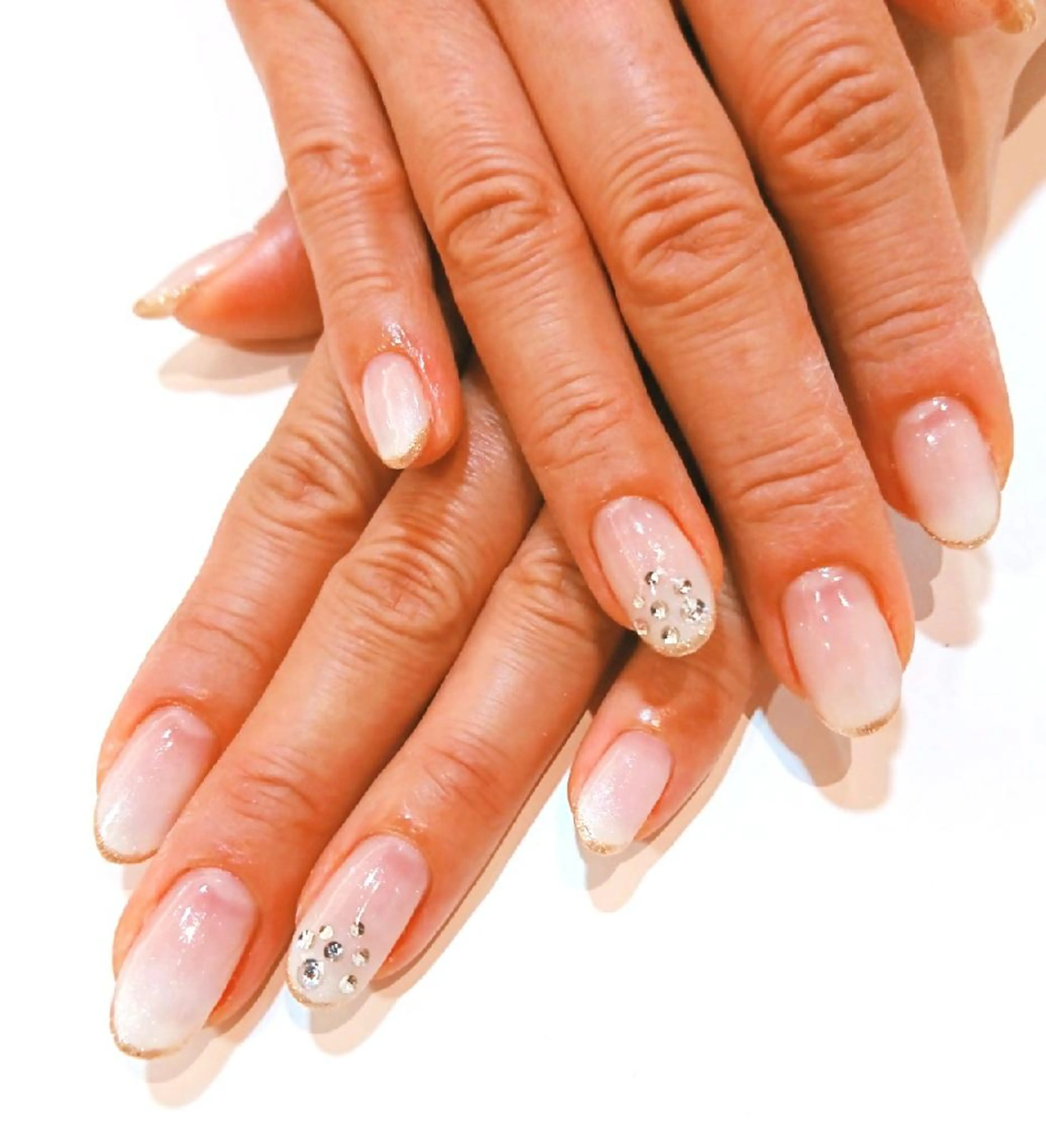 ネイル マツエク・マツパ カラー グラデーションカラー グラデーション ラメ(グリッター) Bianca TANAKAのネイルデザイン