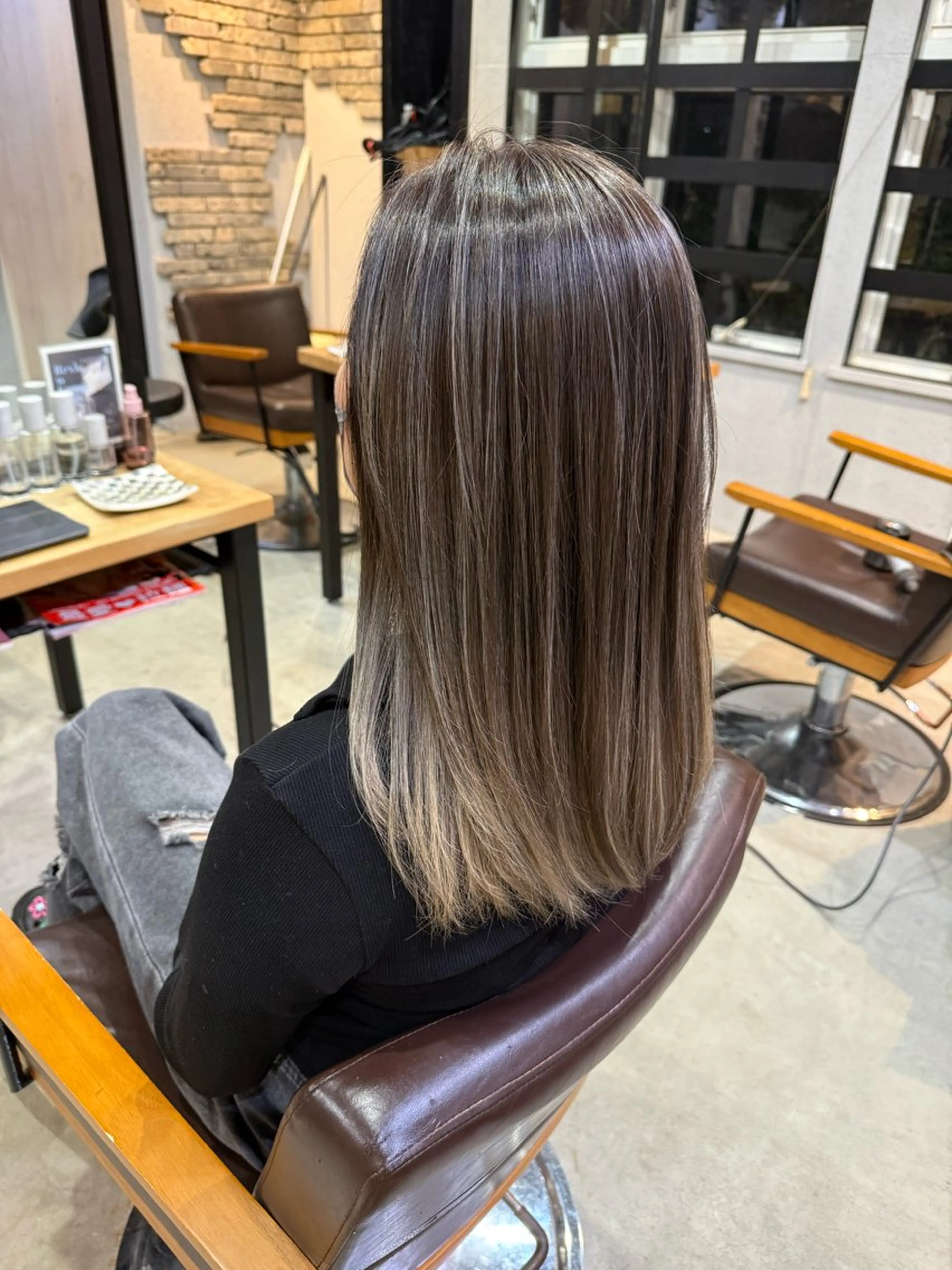 ロング ヘアカラー ブリーチ特化 コンテスト優勝サロンのヘアスタイル