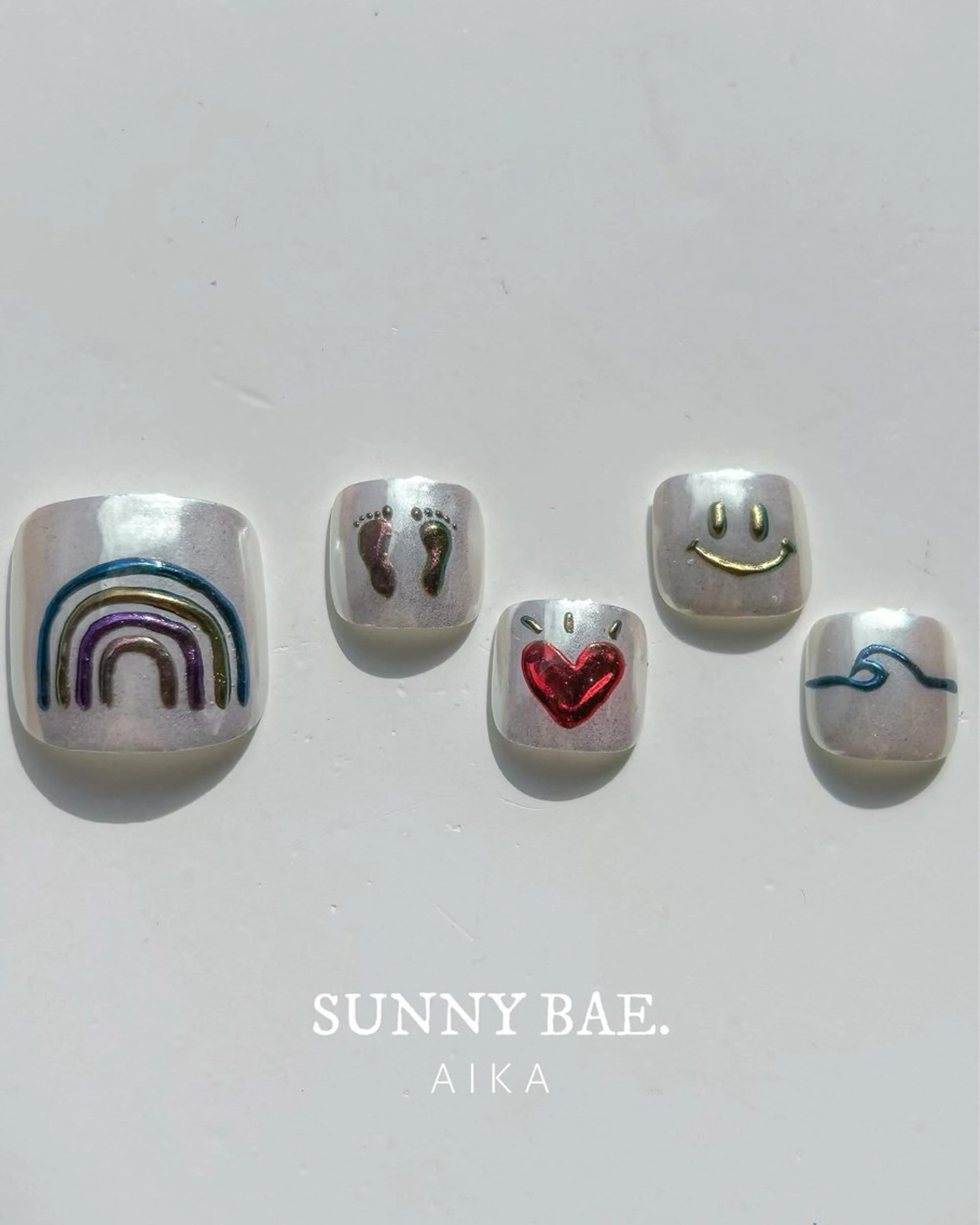 ネイル フットネイル ミラーネイル 夏ネイル Made By AIKAのネイルデザイン