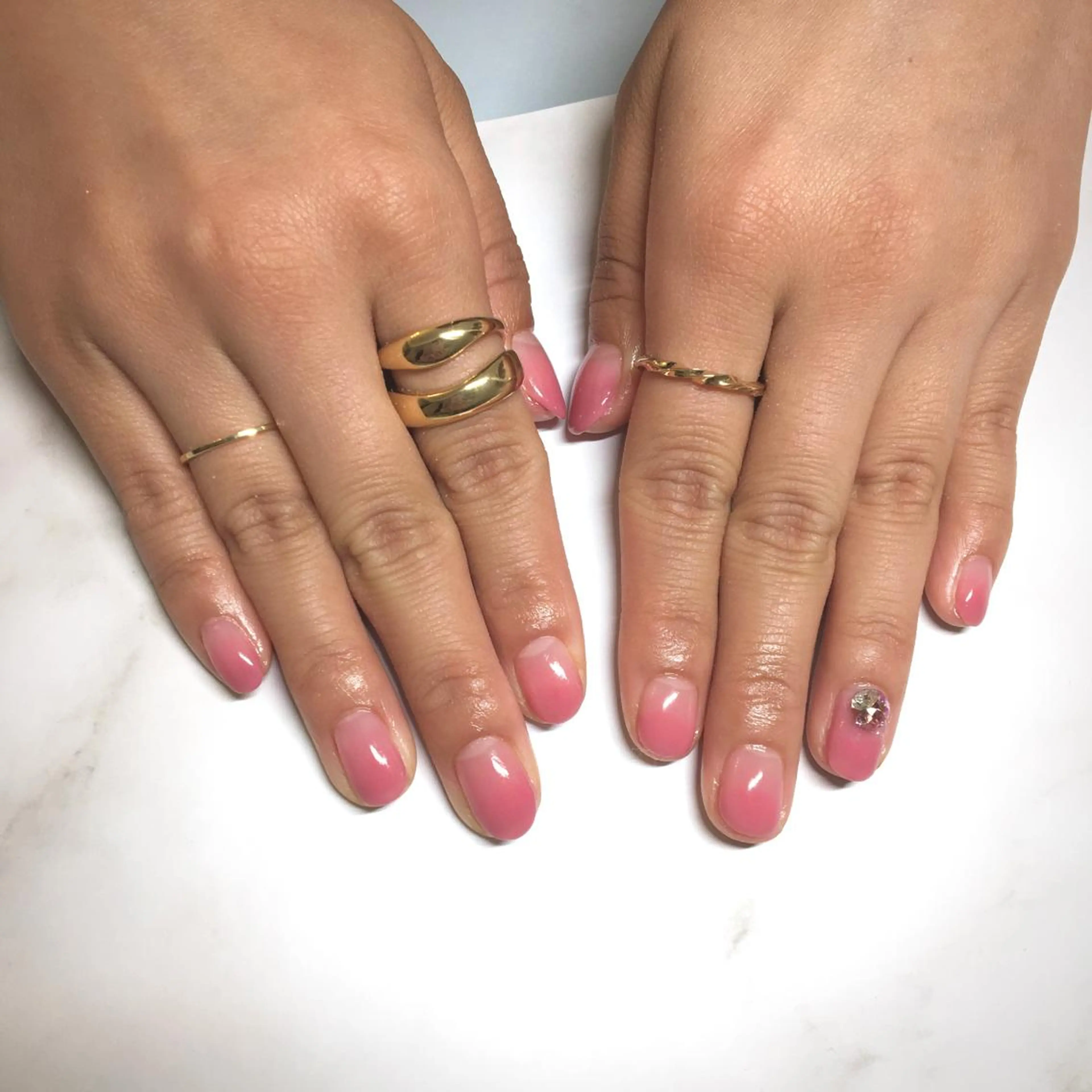 ネイル グラデーション ピンク ショートネイル ディアマンテ𓏸𓈒 フェイシャル/ネイルのエステ・リラクイメージ