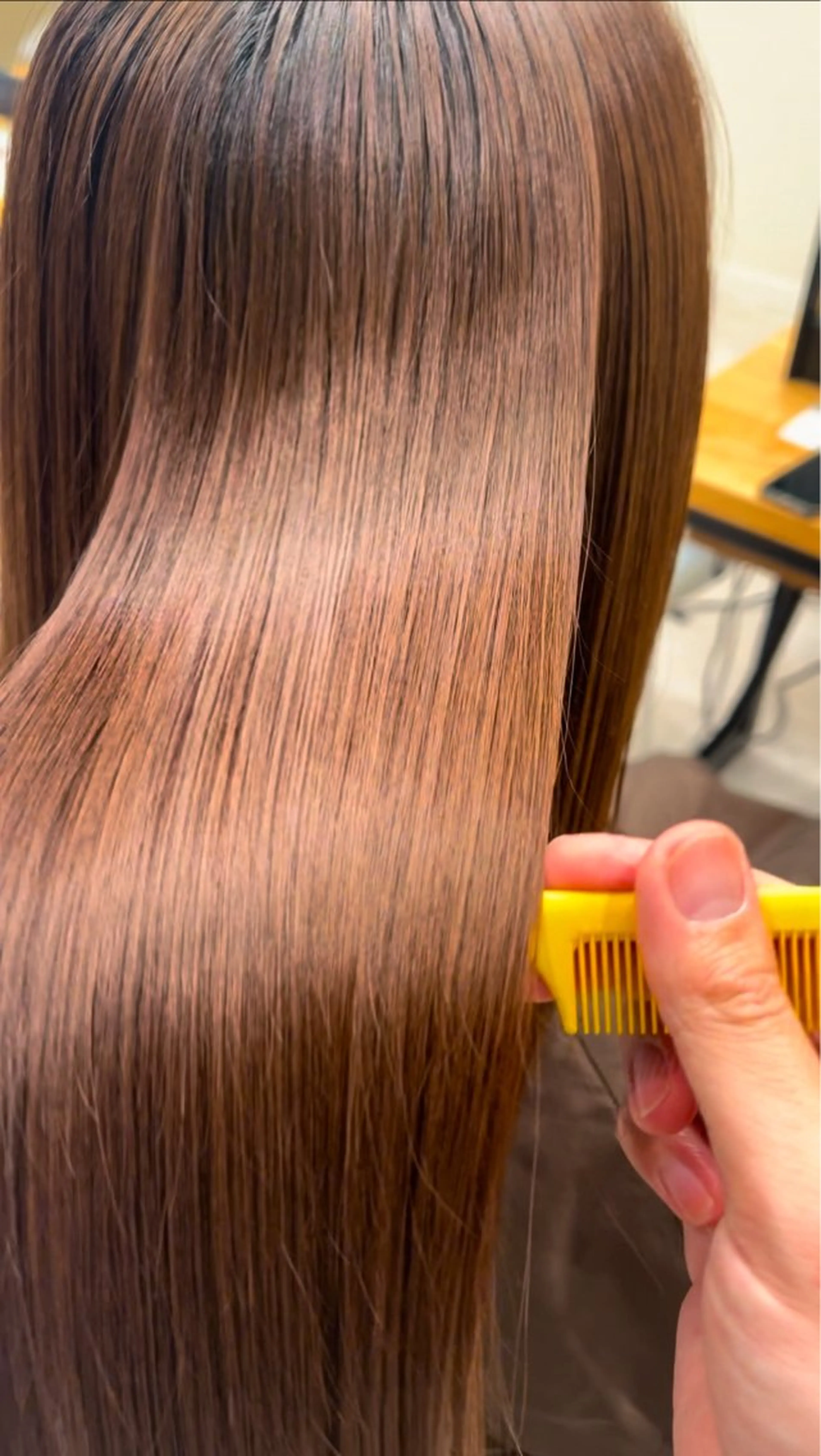 セミロング パーマ 髪質改善 縮毛矯正 トリートメント 酸性ストレート ストレートパーマ 垢抜け小顔レイヤー オリーブ/スミレのヘアスタイル