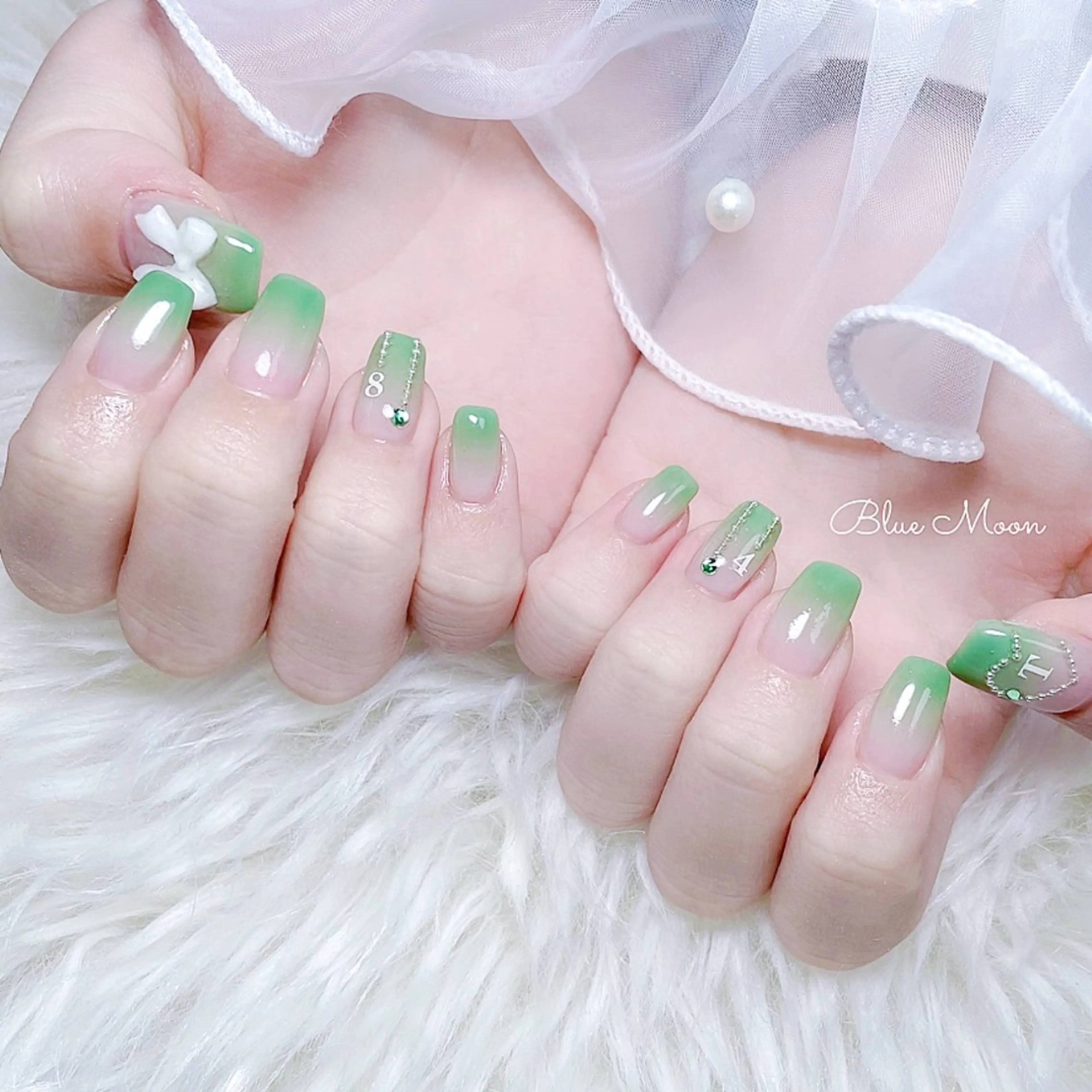 ネイル リボン ハンドネイル フットネイル nail salon Blue Moonのネイルデザイン