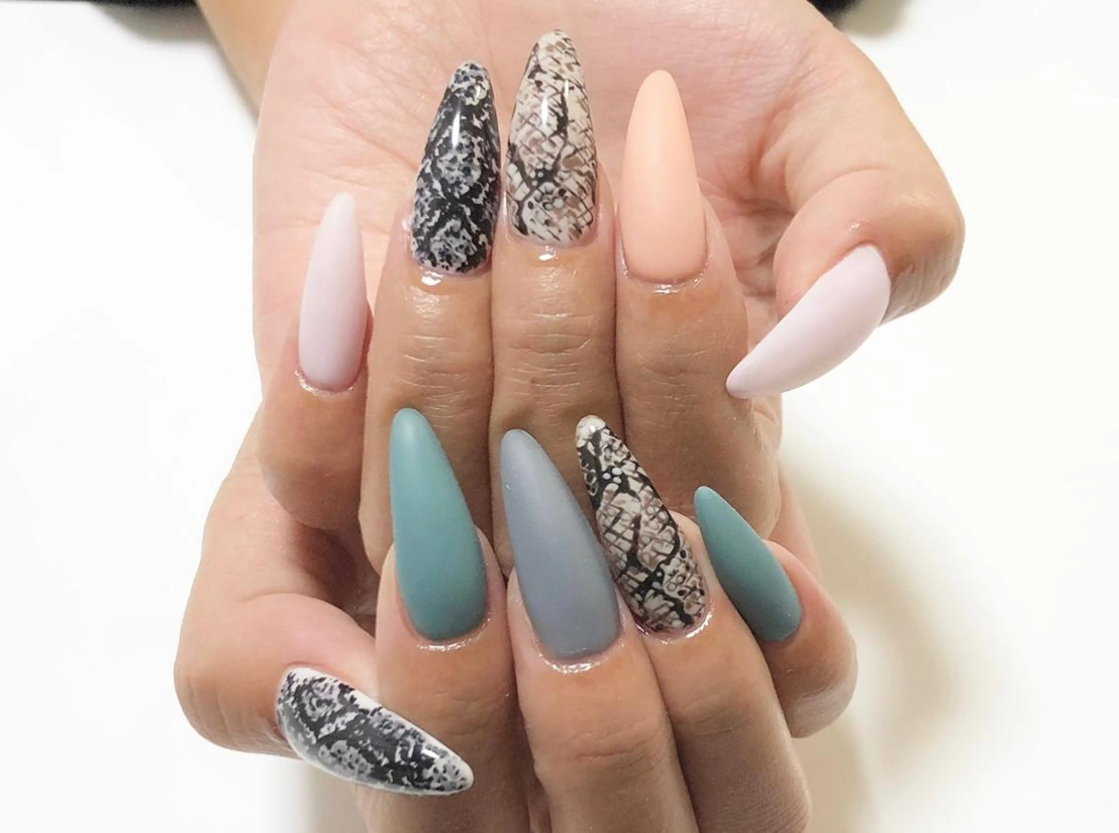 ネイル ハンドネイル nailsalon Cee【橿原市】のネイルデザイン