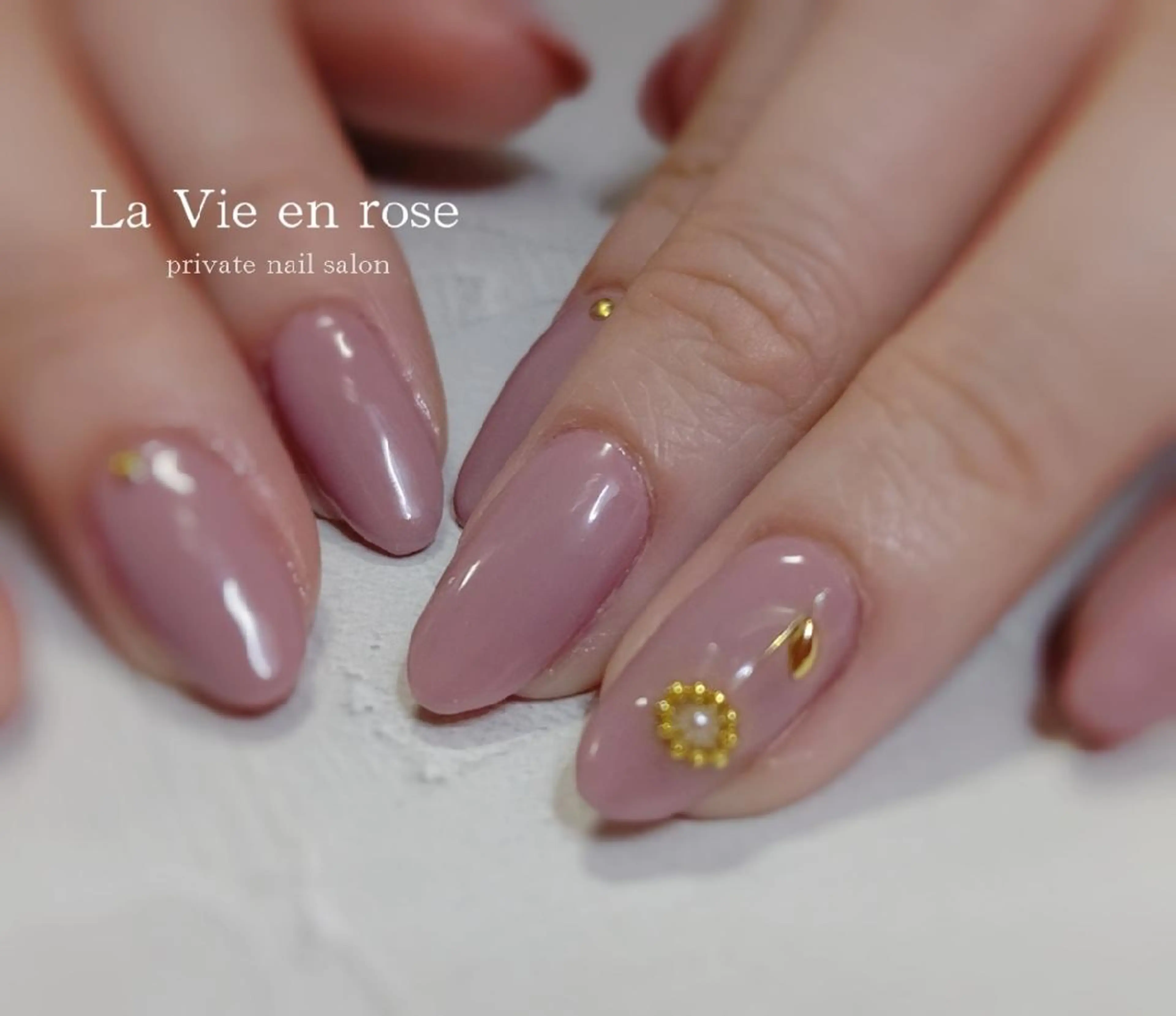 ネイル ラヴィアン ローズのネイルデザイン