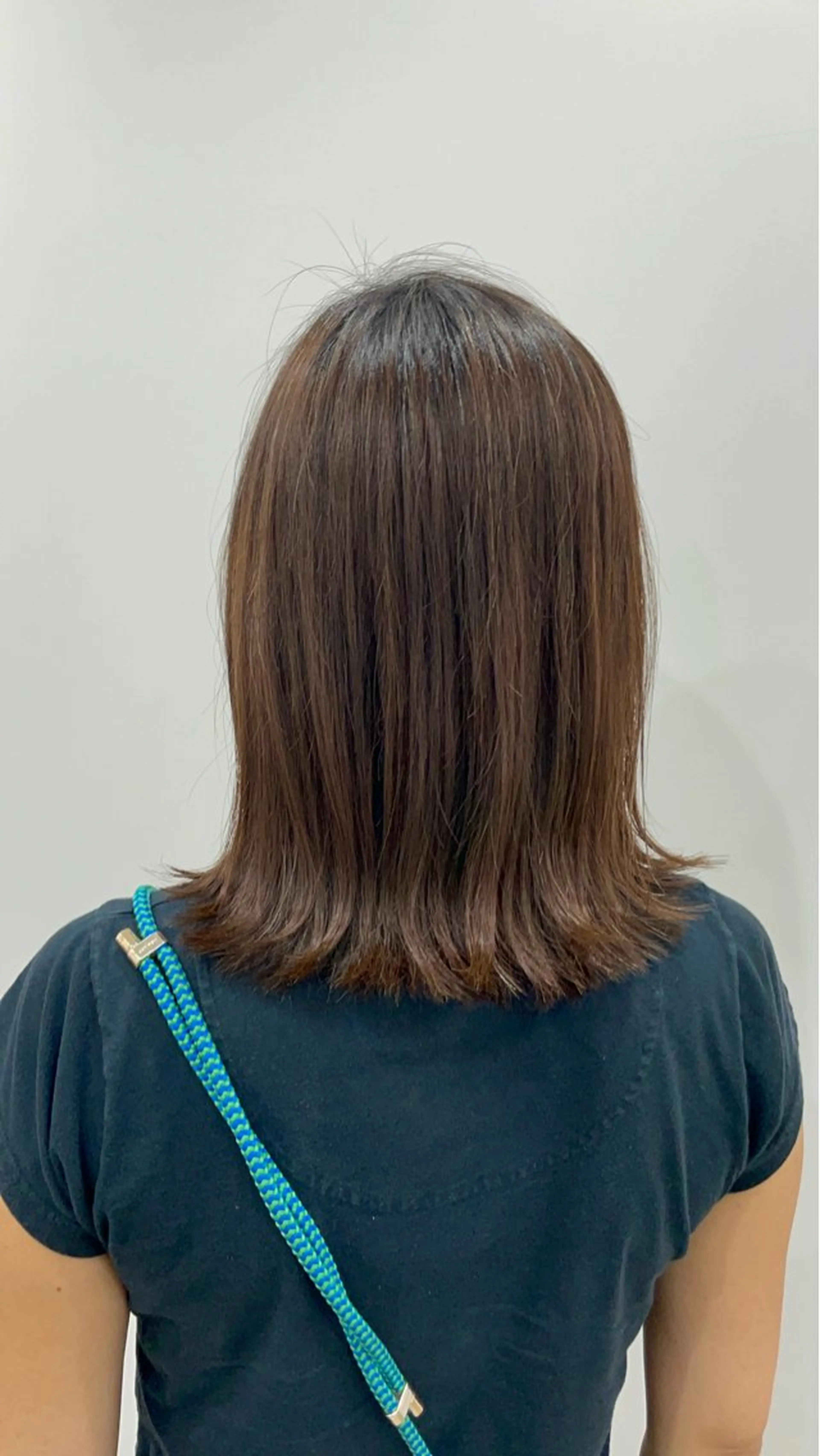 ミディアム 外ハネヘア カット トリートメント ニシザカ マナのヘアスタイル