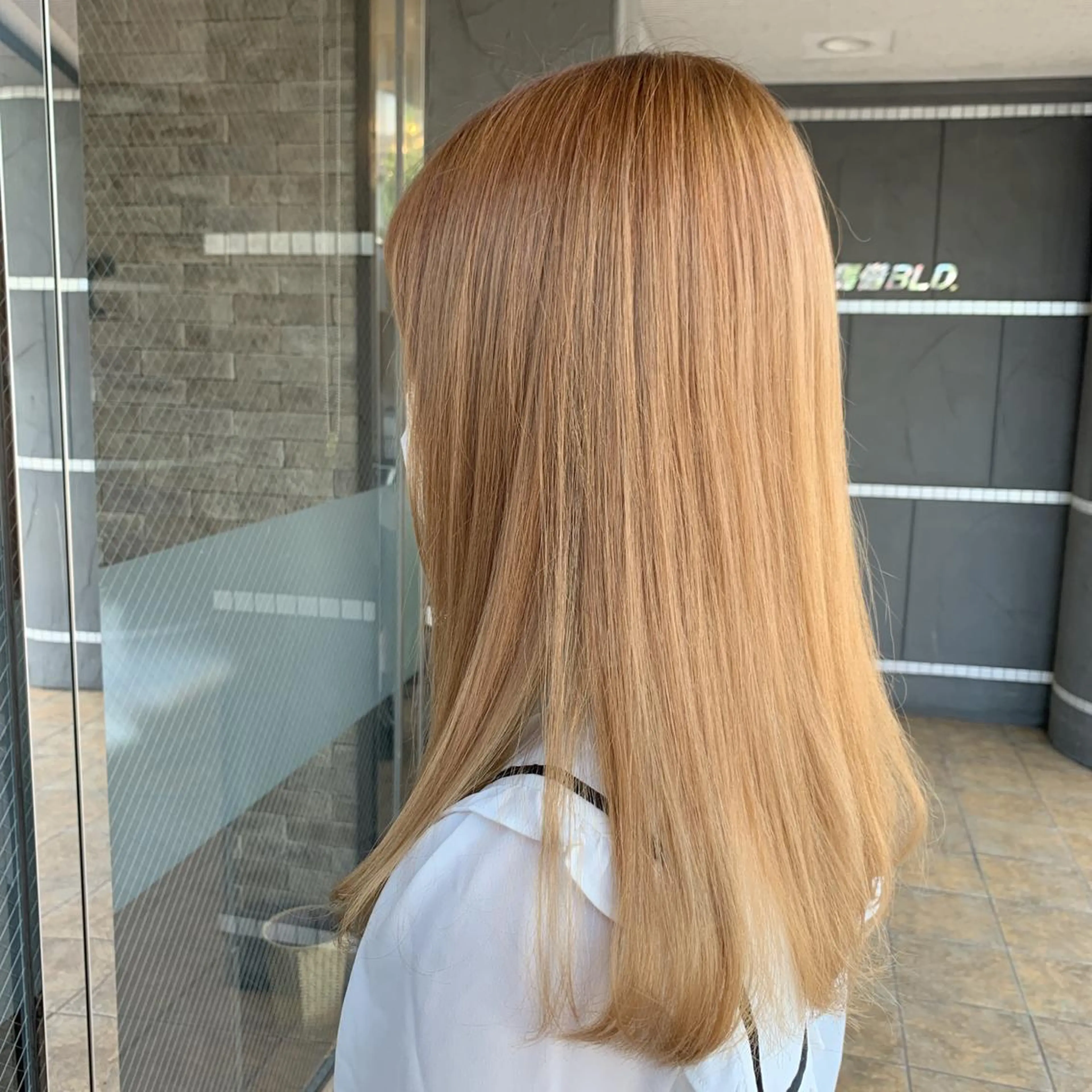 セミロング カラー HairDesign Azurのヘアスタイル