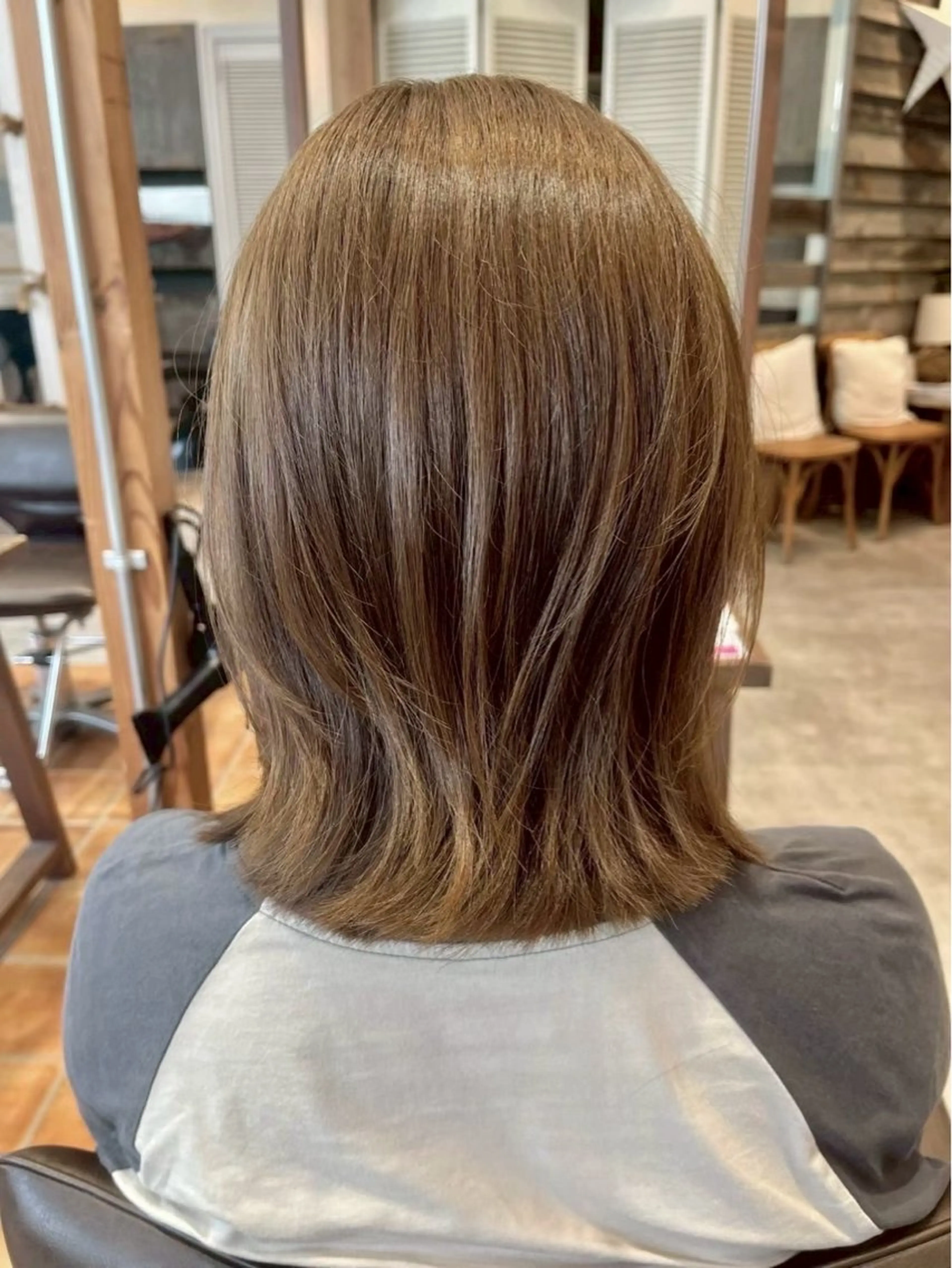 ミディアム カラー ダブルカラー ハイトーンカラー ボブ 顔周りカット 髪質改善 カット ヘアカラー RISE SWELL 江坂momoneのヘアスタイル