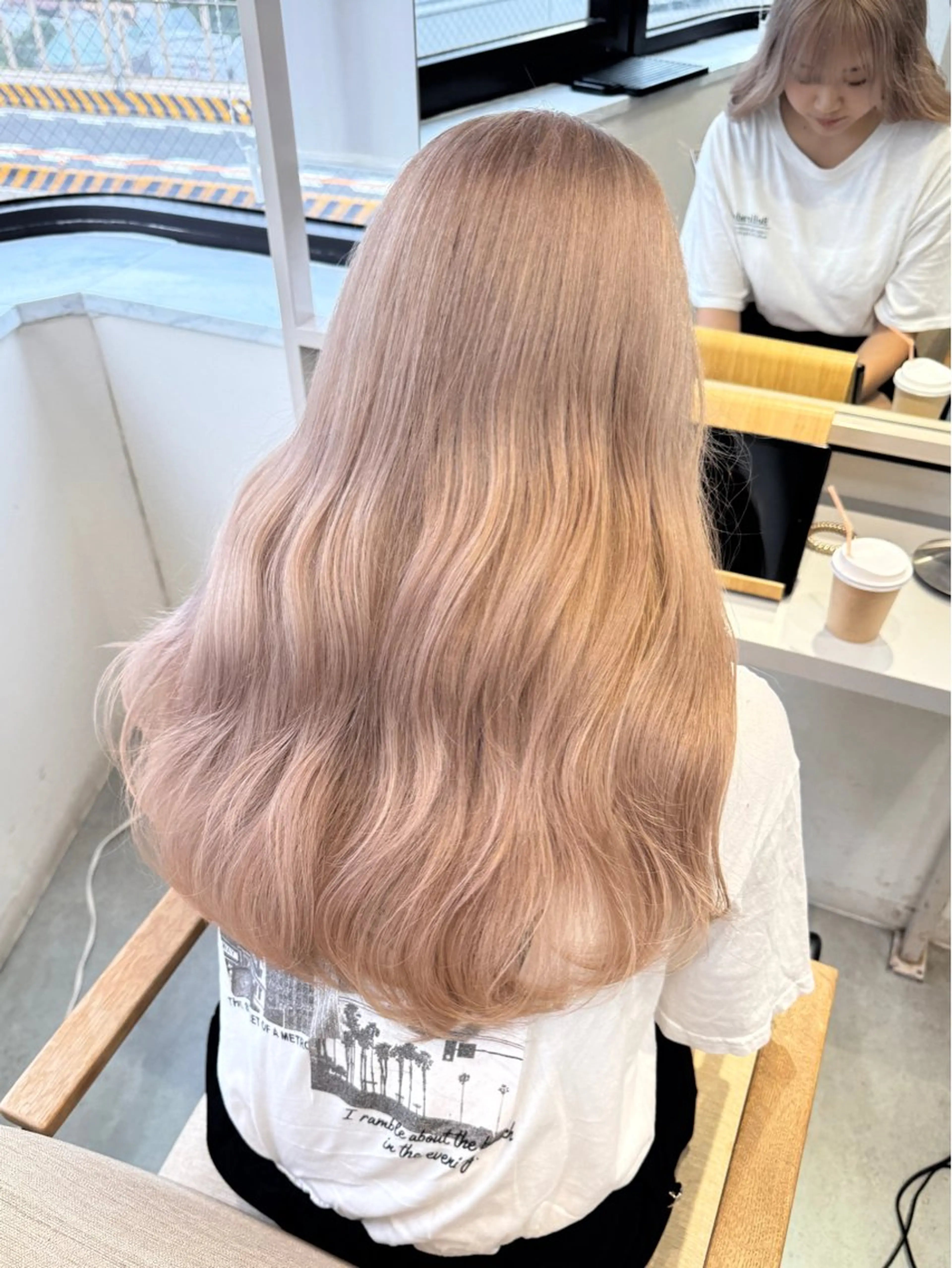 ロング カラー ベージュカラー ミルキーベージュ ヘアカラー fuka/梅田/ ミルクティーベージュのヘアスタイル