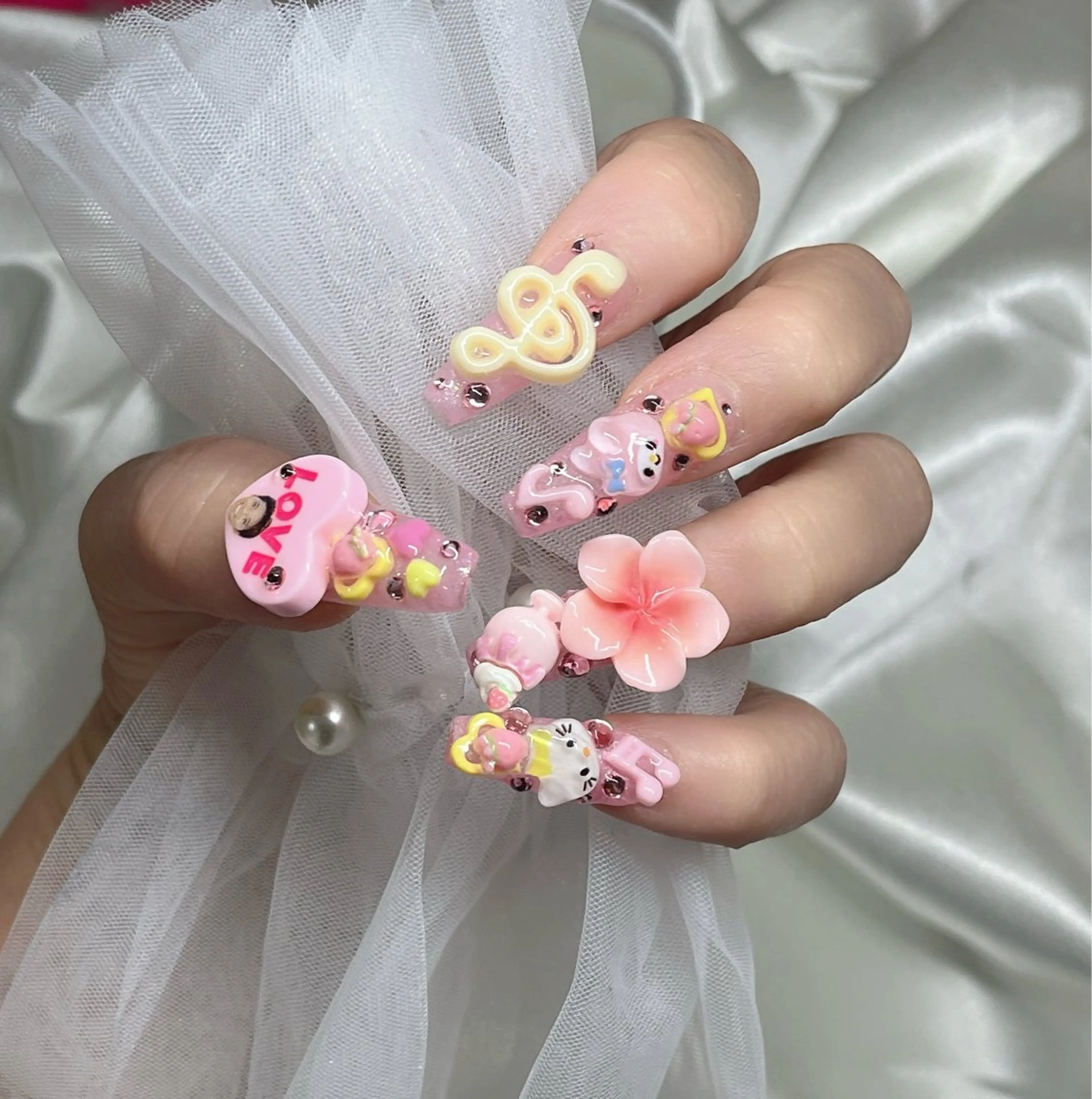 ネイル ハンドネイル YOLO NAILのネイルデザイン