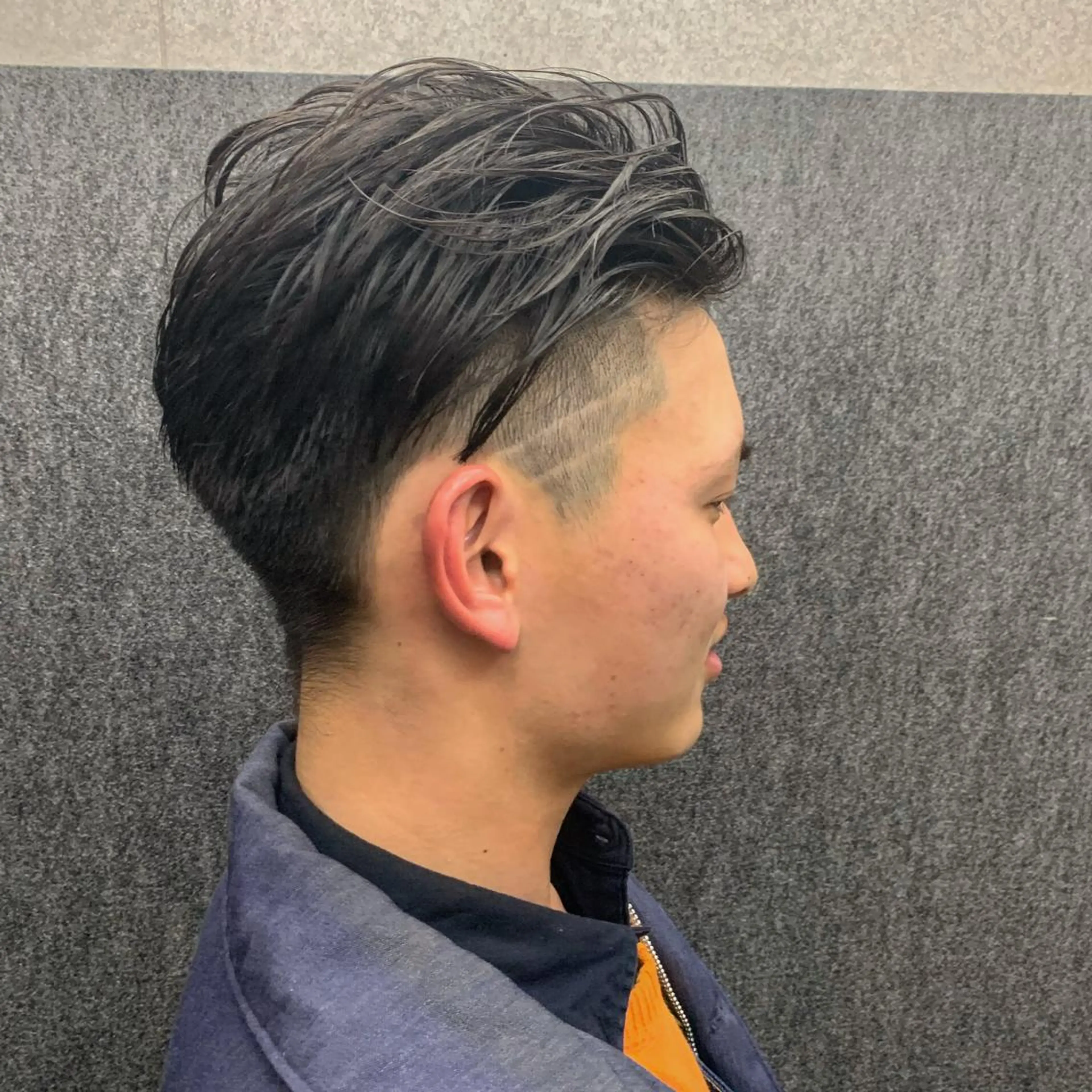 メンズ オールバック ツーブロック 檜皮 夢子のヘアスタイル