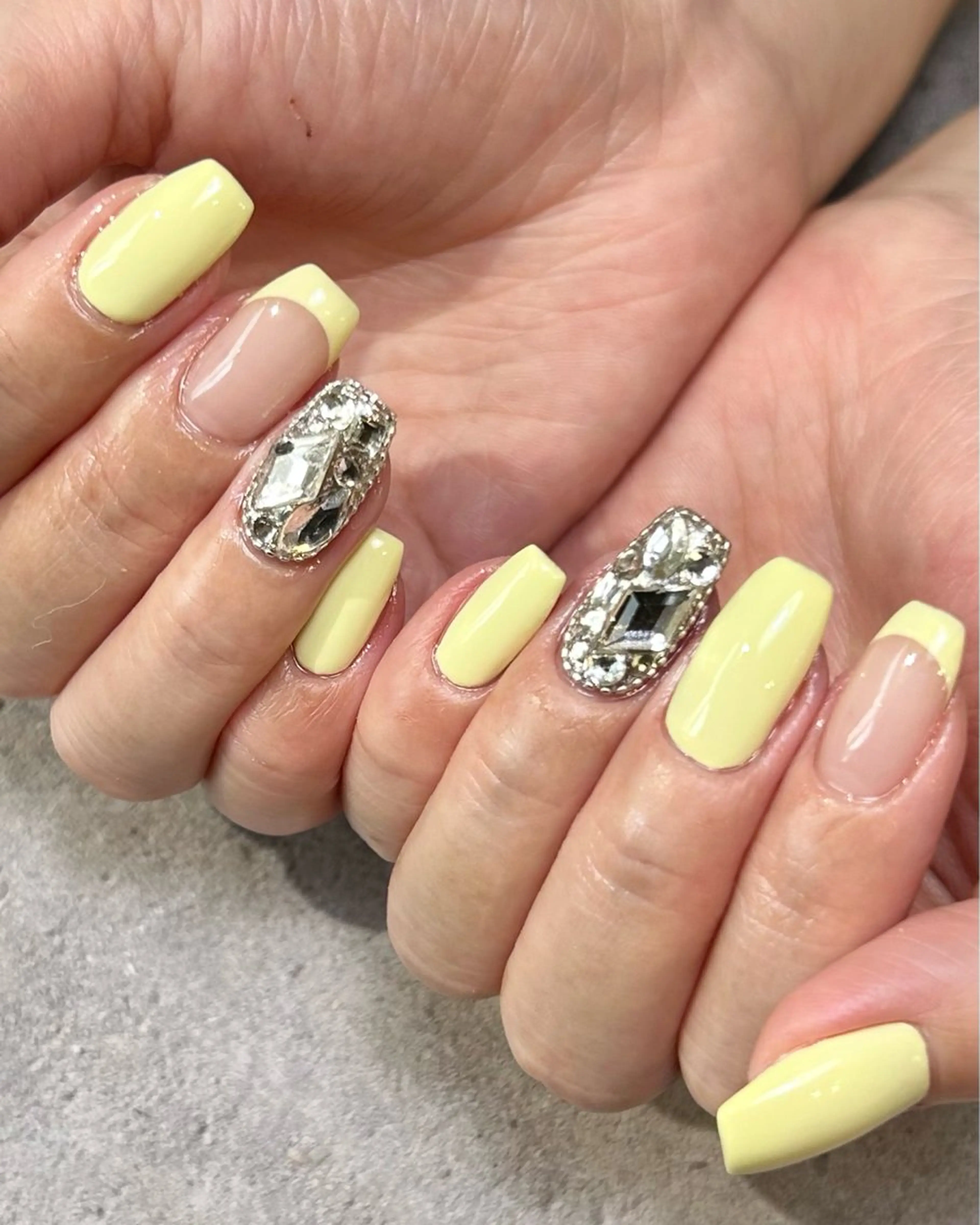 ネイル 持ち込み 春ネイル 黄色 ハンドネイル Reflection marikoのネイルデザイン