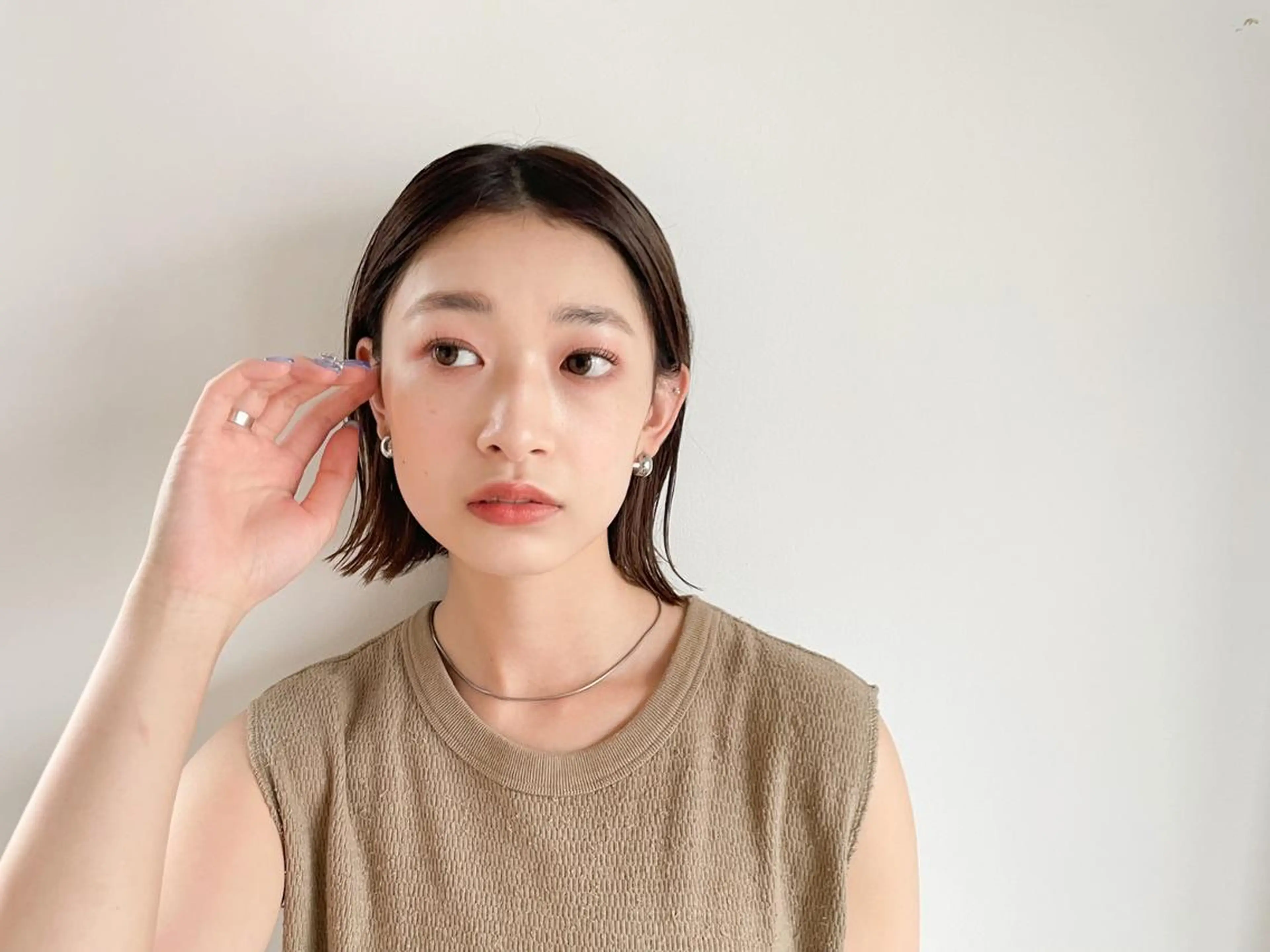 ミディアム カラー パーマ ショートボブ アディクシーカラー ブリーチ ブロンド ブルーカラー カット ヘアカラー トリートメント CEINE PATHのヘアスタイル