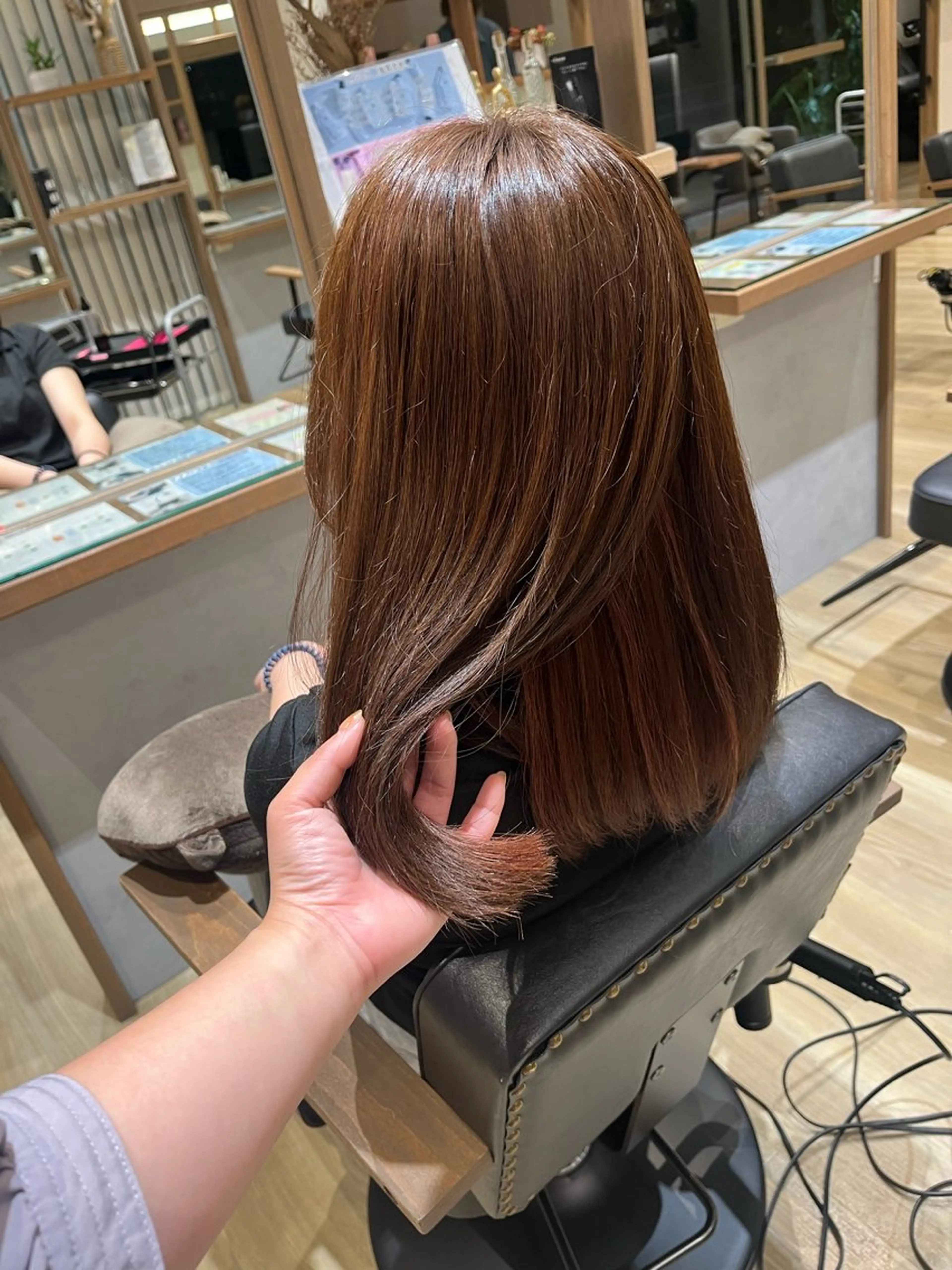 ミディアム カット ヘアカラー 樋口 莉奈のヘアスタイル