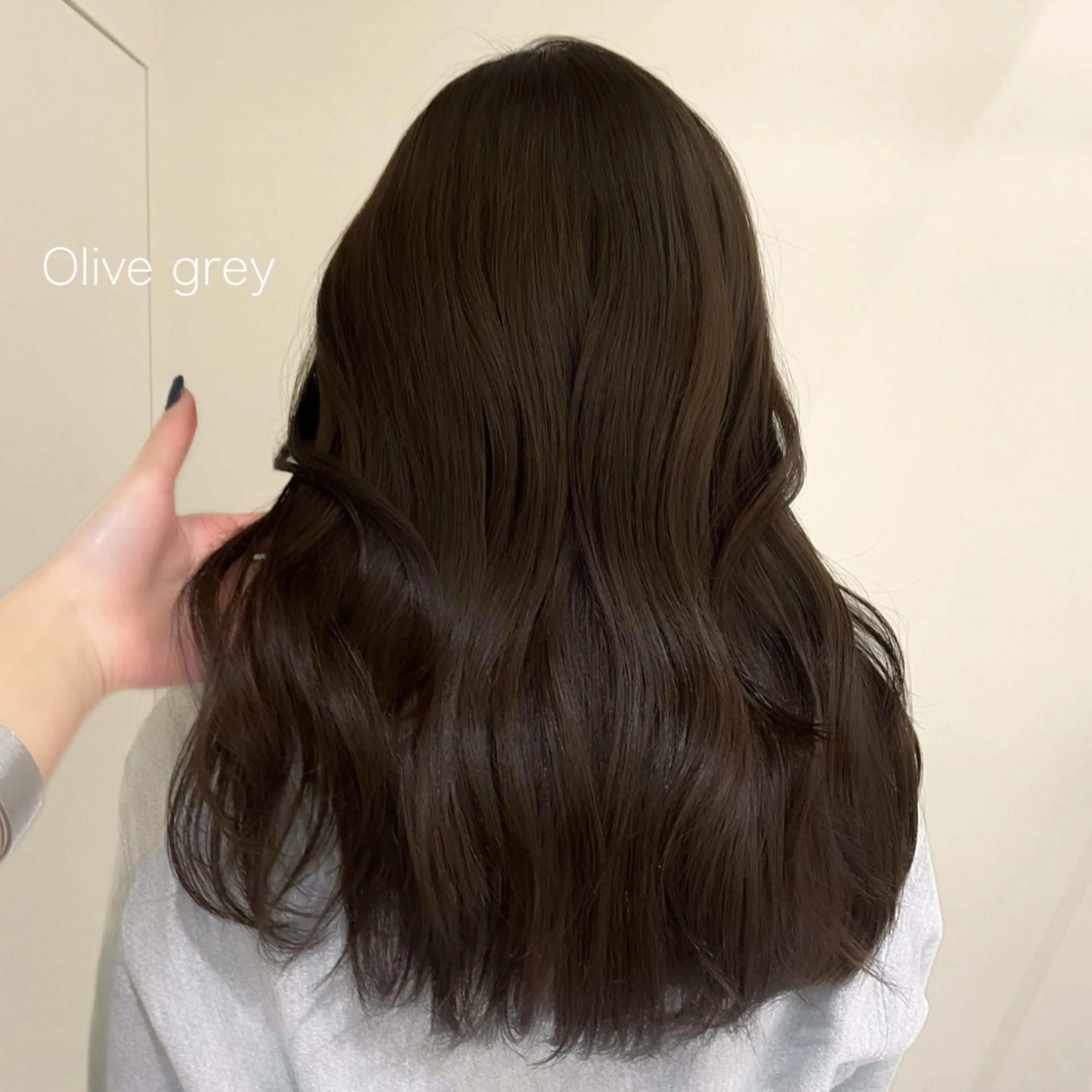 ロング カラー グレージュ オリーブグレージュ オリーブグレー kanon本厚木 シースルーマッシュのヘアスタイル