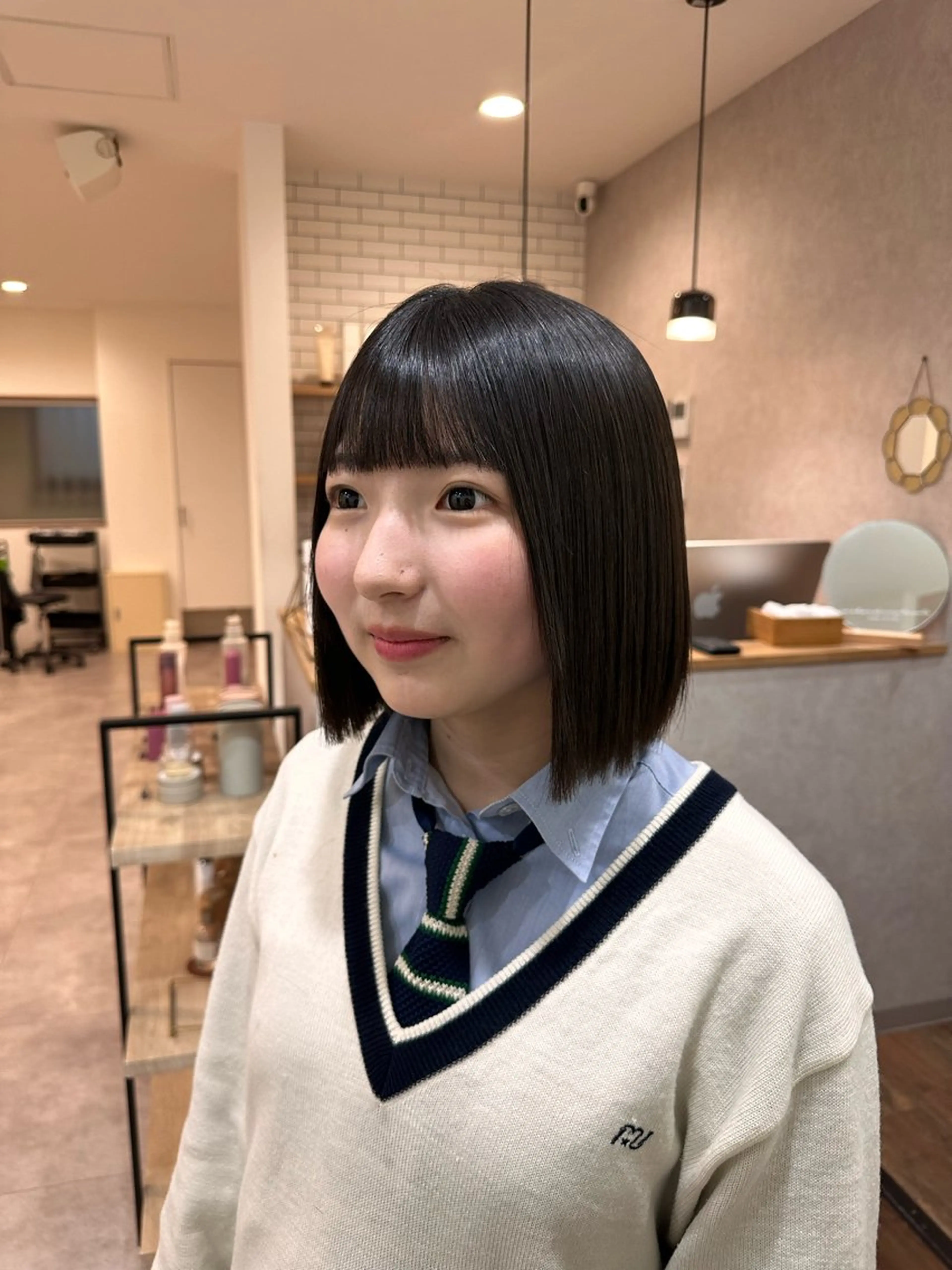 ミディアム カット 縮毛矯正 🫧MANA レイヤーカット🌙のヘアスタイル