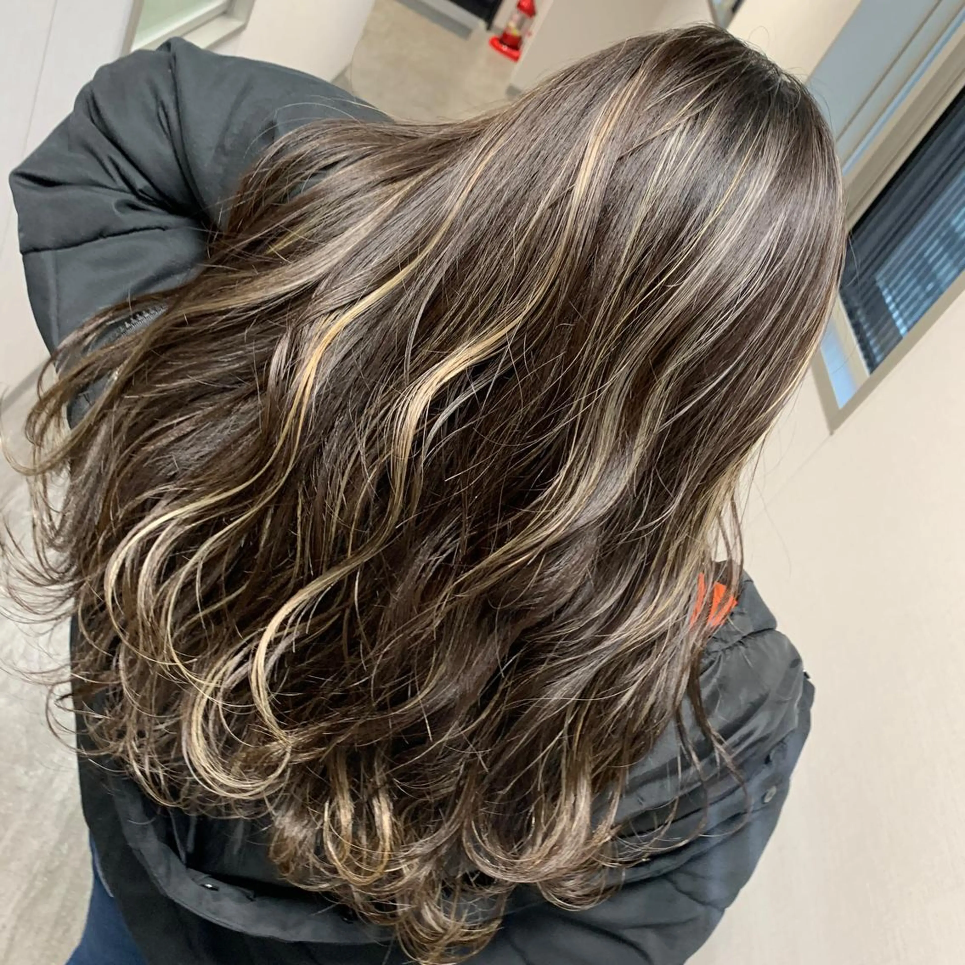 ロング ハイライト 髪質改善 レイヤーカット 松井那津子 /ハイライトブリーチのヘアスタイル