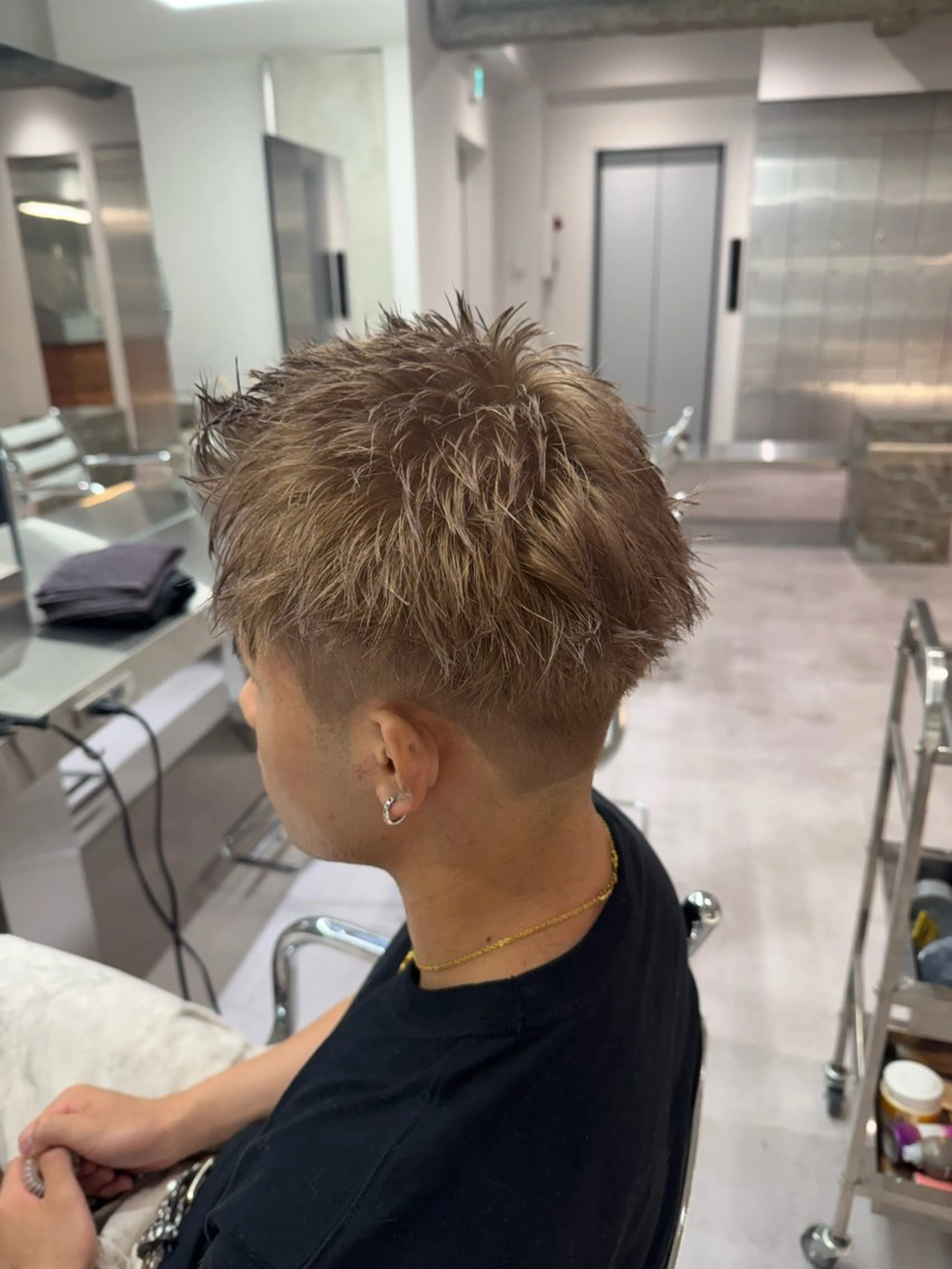 カラー メンズ ベージュカラー ミルクティーベージュ ブリーチ/パーマ特化 片平和寿のヘアスタイル