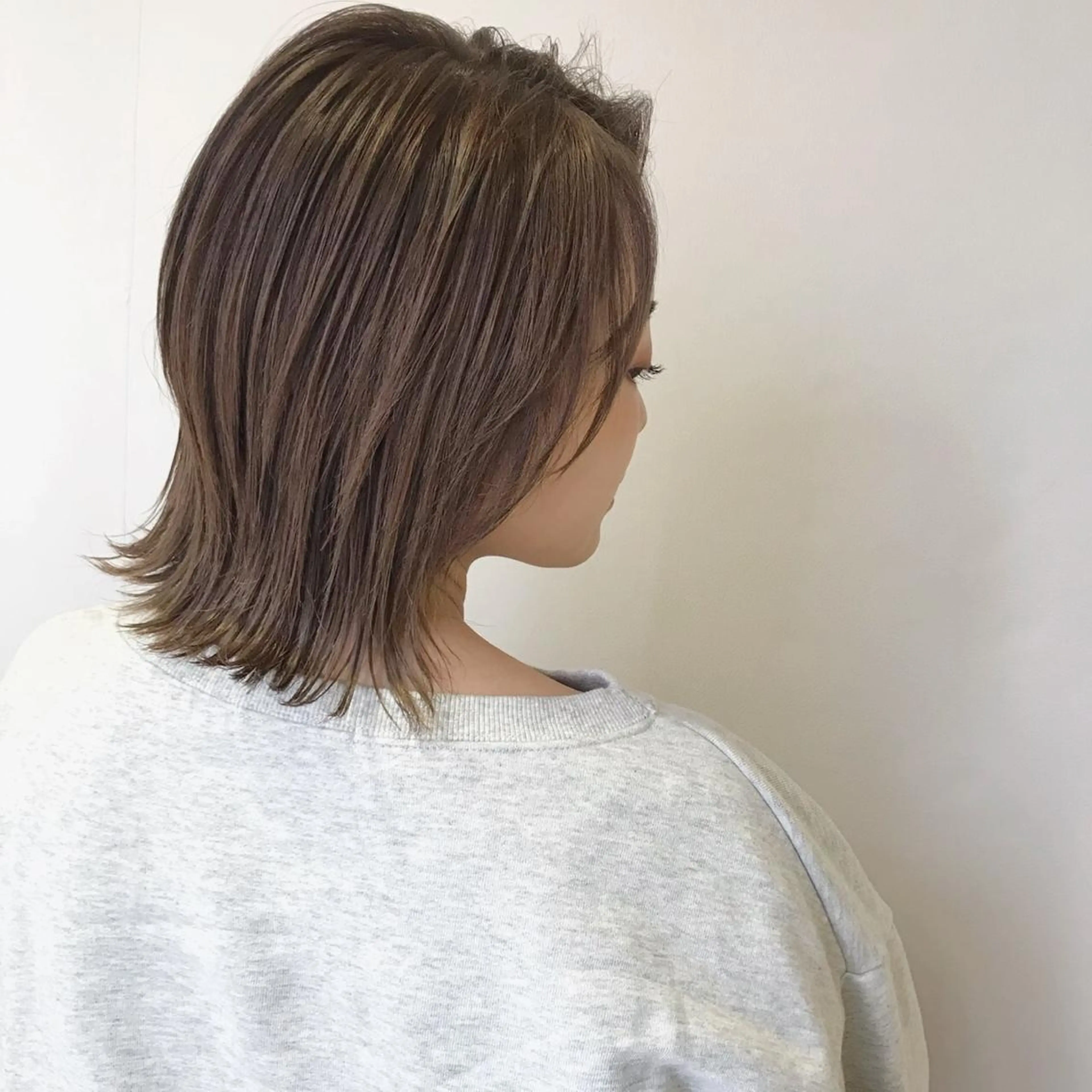 ミディアム カラー ベージュカラー カット 縮毛矯正 トリートメント Tamagawa Sakiのヘアスタイル