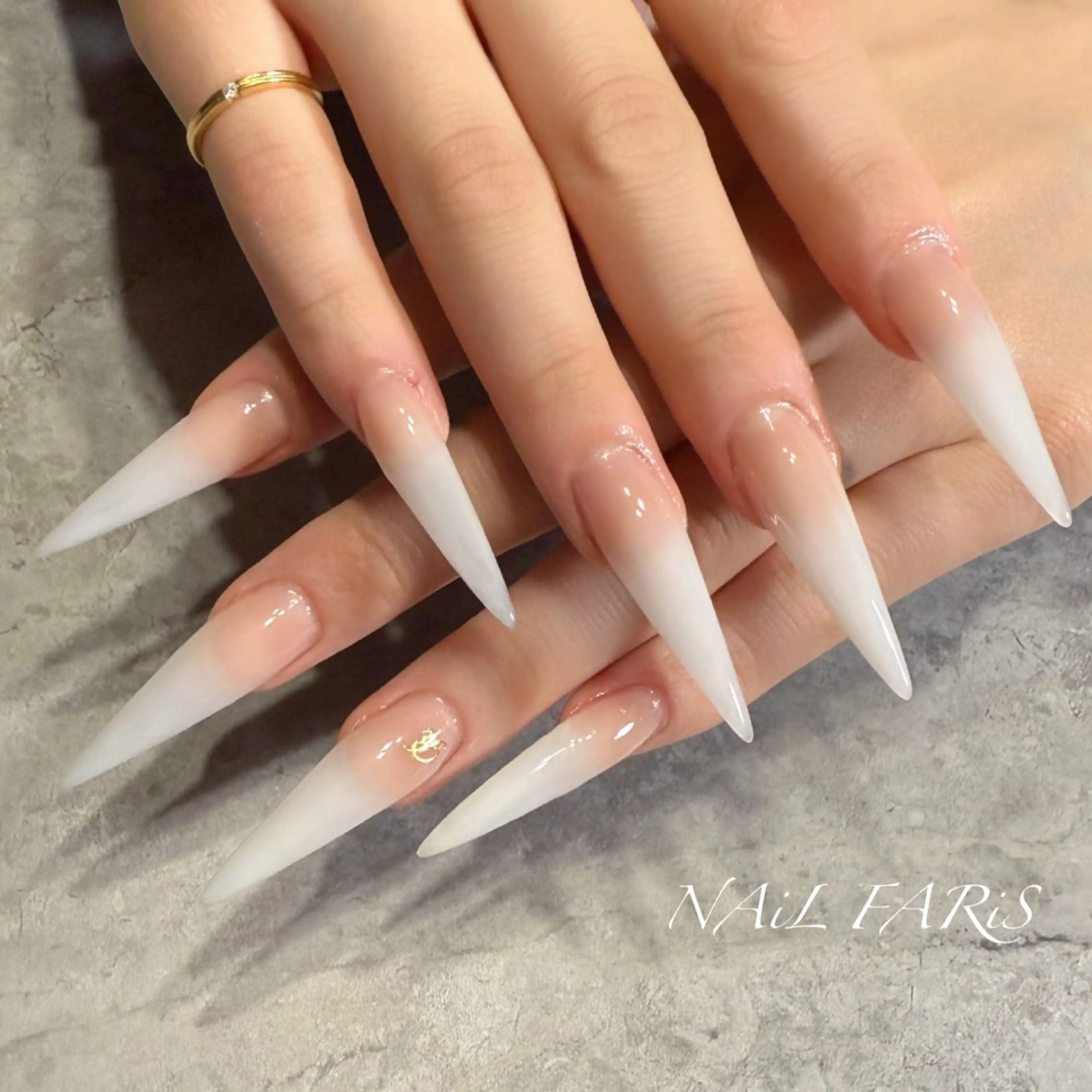 ネイル ロングネイル NAiL FARiS Megのネイルデザイン