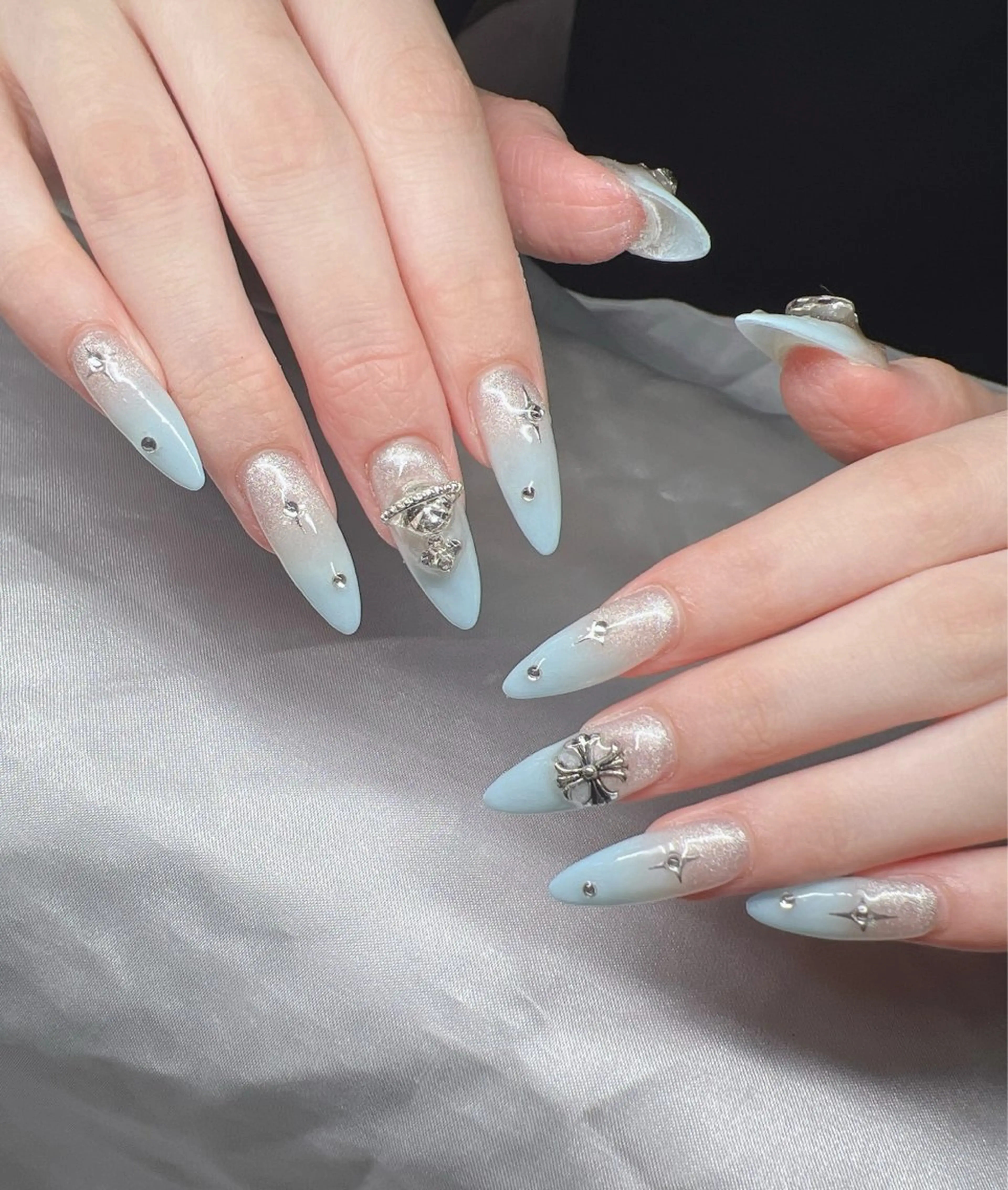 ネイル 長さ出し グラデーション 卒業式 キラキラネイル マグネットネイル ハンドネイル Lee Nailsのネイルデザイン