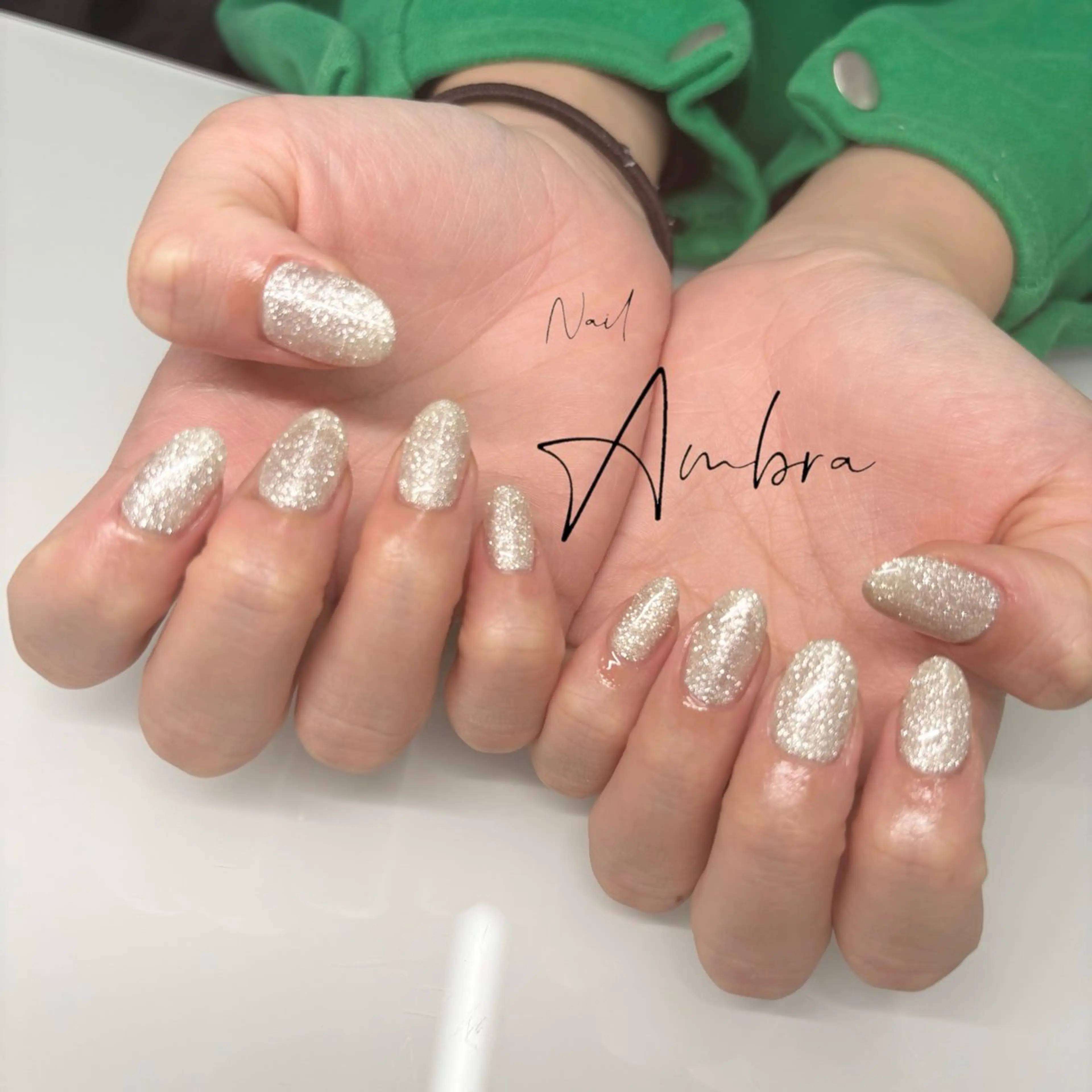 ネイル キラキラネイル ラメ(グリッター) シルバー ハンドネイル Nail Ambra 天王寺店所属・Nail Ambra 小山のネイルデザイン