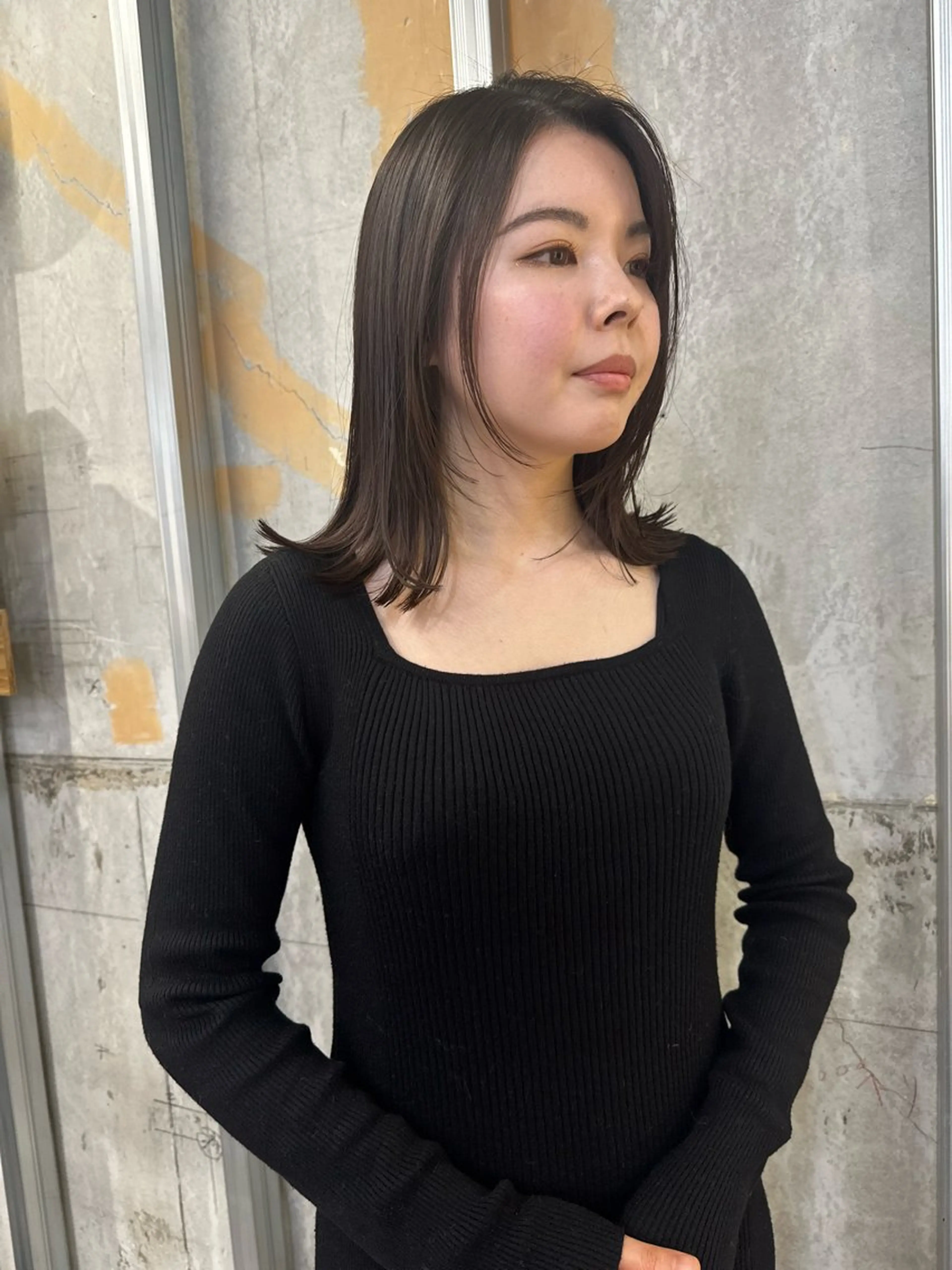 セミロング ace share salon 梅田店所属・吉田勇人🩶レイヤー •透明感カラー•暗髪のヘアスタイル