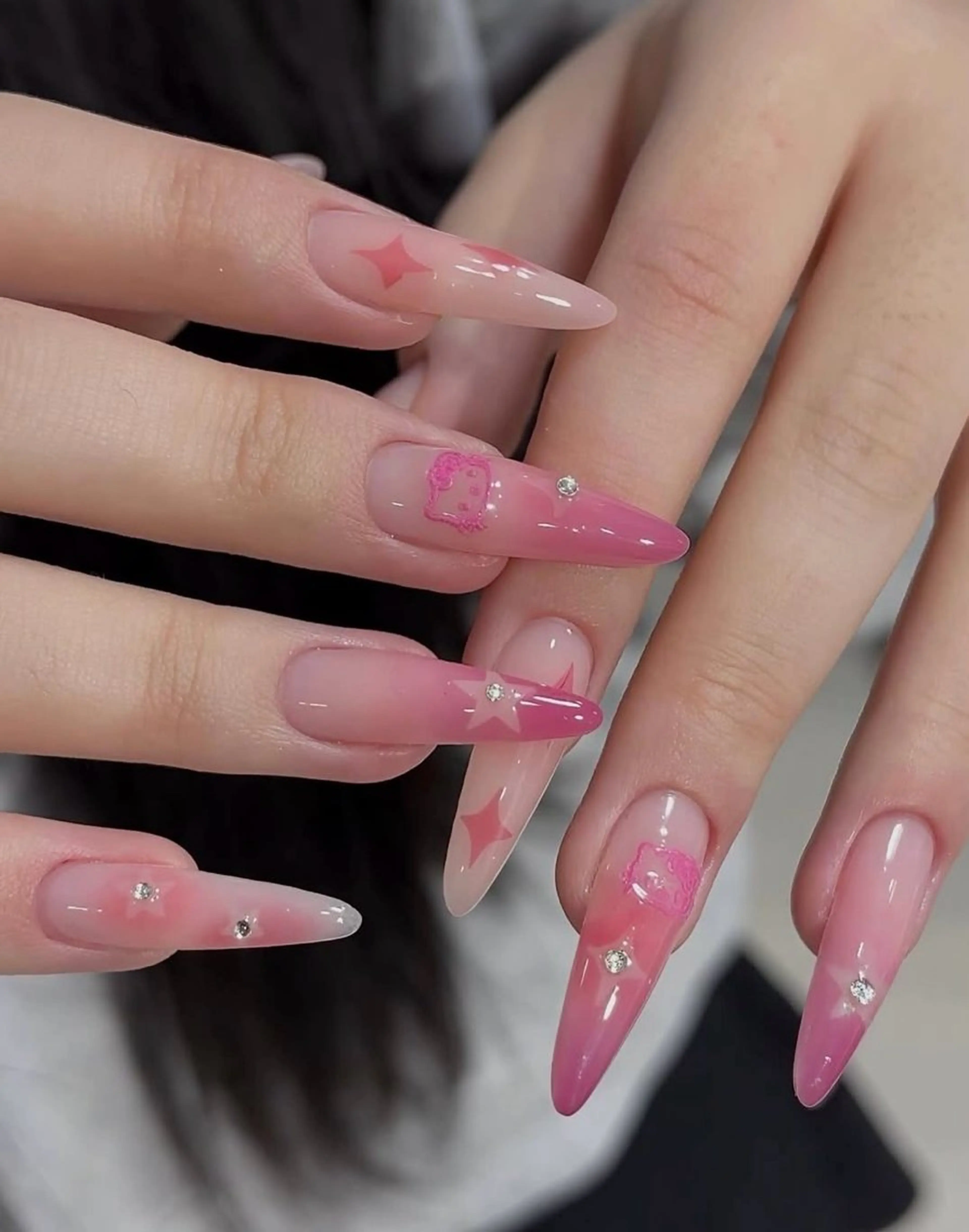 カラー グラデーションカラー ピンクカラー ハンドネイル AIN Nailのネイルデザイン