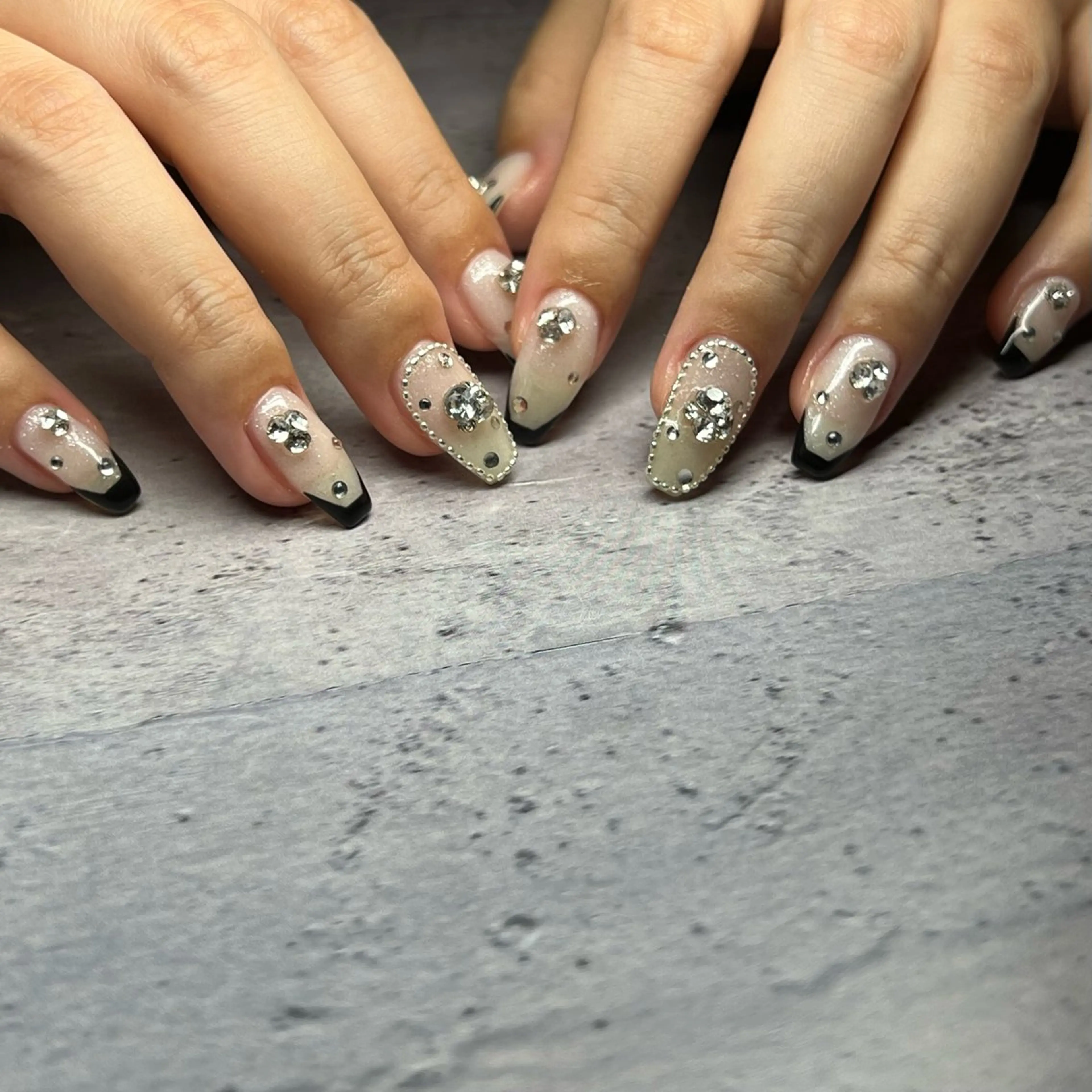 ネイル フレンチネイル ハンドネイル 𝐫𝐚𝐢 𝐧𝐚𝐢𝐥のネイルデザイン