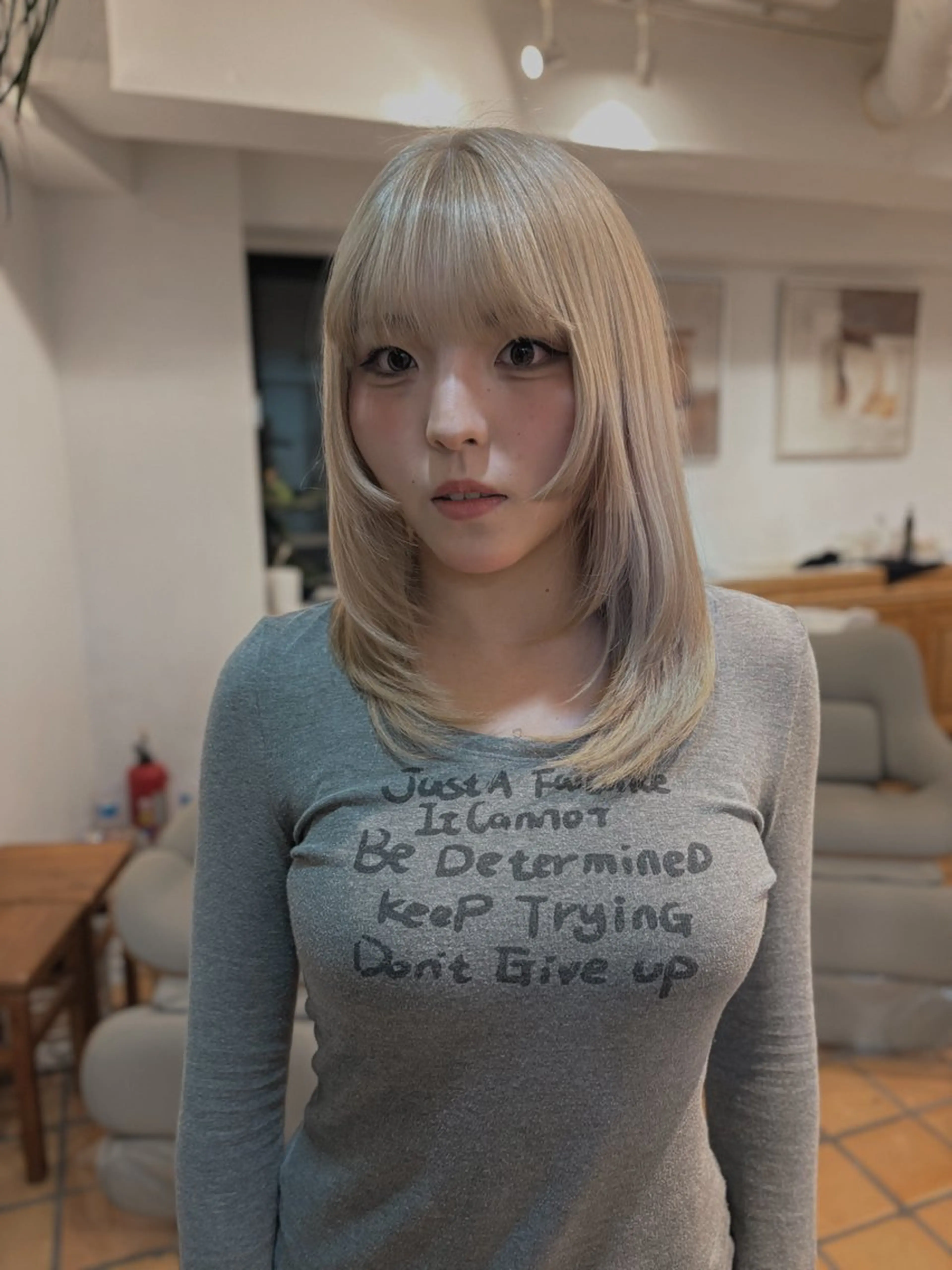 セミロング カラー ブリーチ ヘアカラー 峰尾 陽斗のヘアスタイル