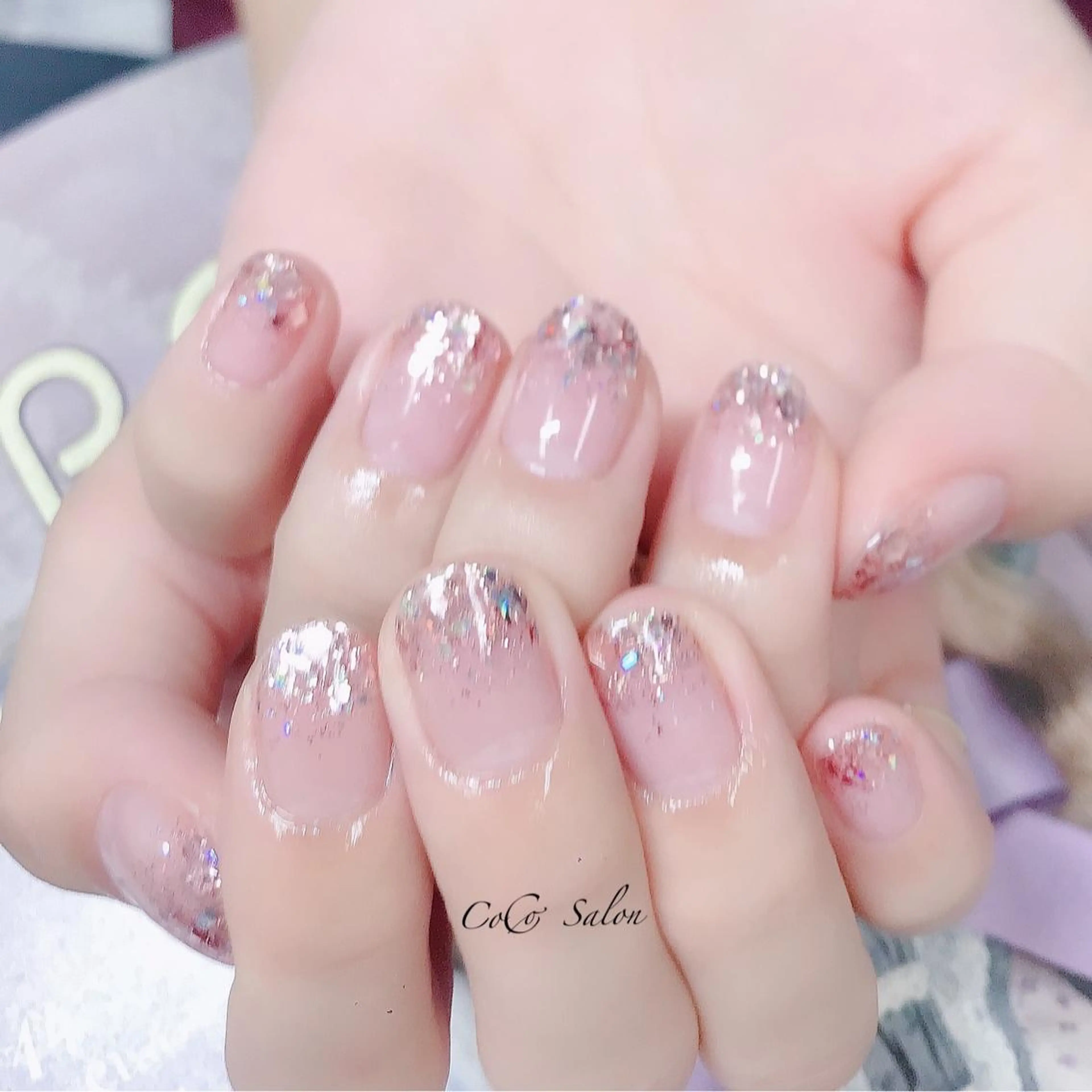 ネイル 長さ出し ジェルネイル ゴールド グラデーション ホログラムネイル CoCoSalon ネイル/まつ毛予約のネイルデザイン