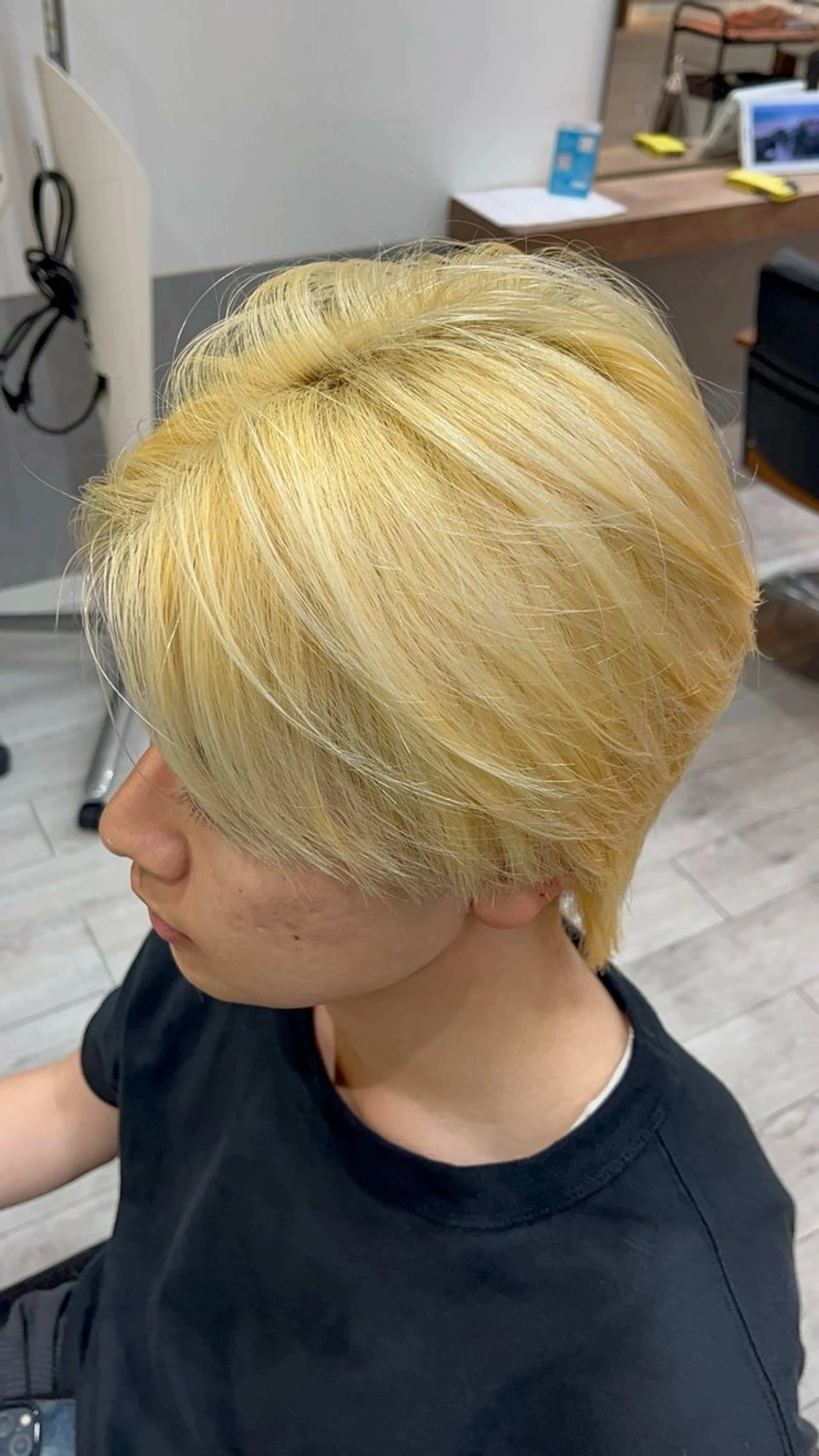 カラー メンズ ブロンド アイバ シュンのヘアスタイル