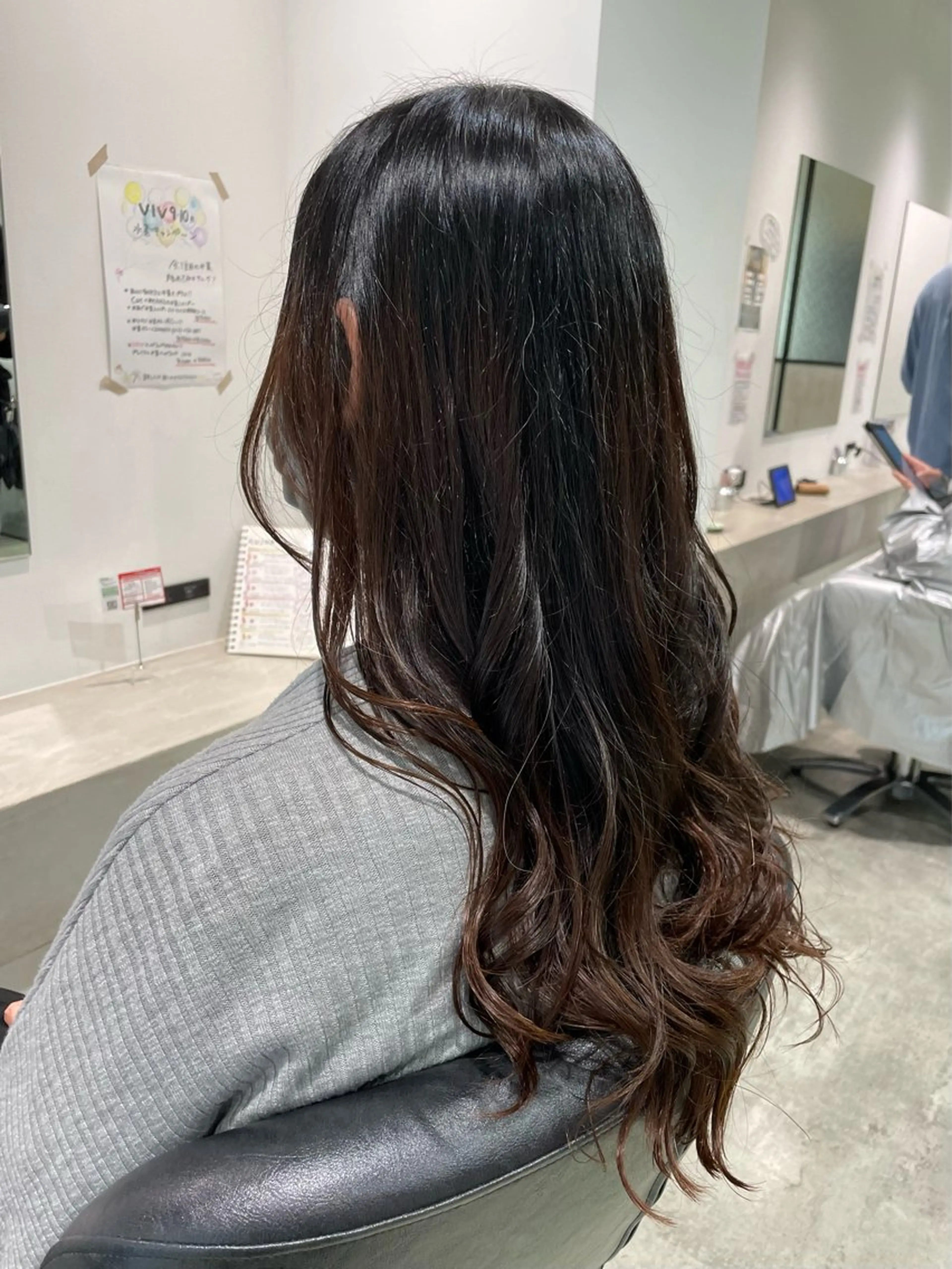ロング 顔周りカット レイヤーカット カット トリートメント 神野 れなのヘアスタイル