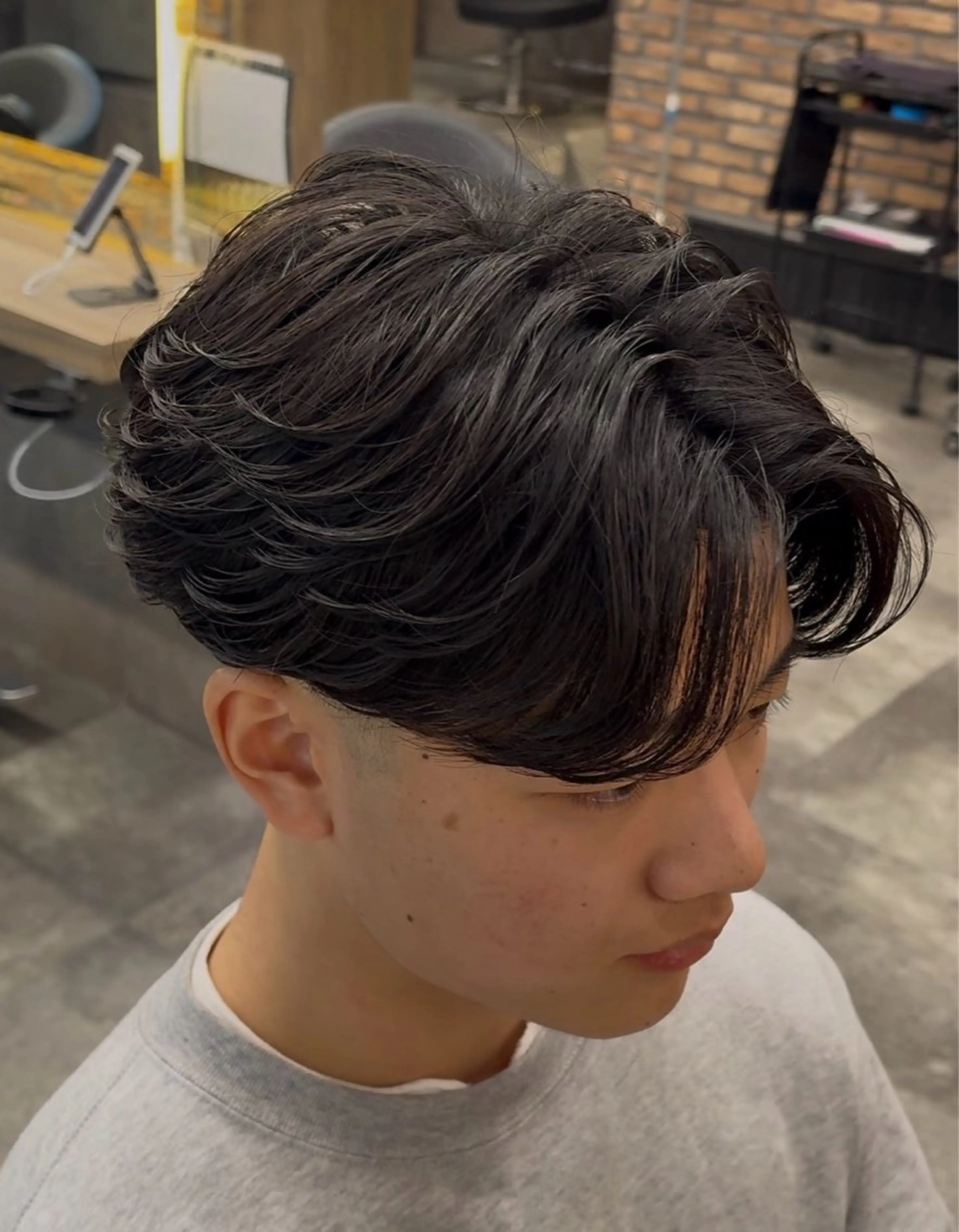 パーマ メンズ フェザーパーマ メンズパーマ センターパート/フェ ザー🔥SHUYAのヘアスタイル