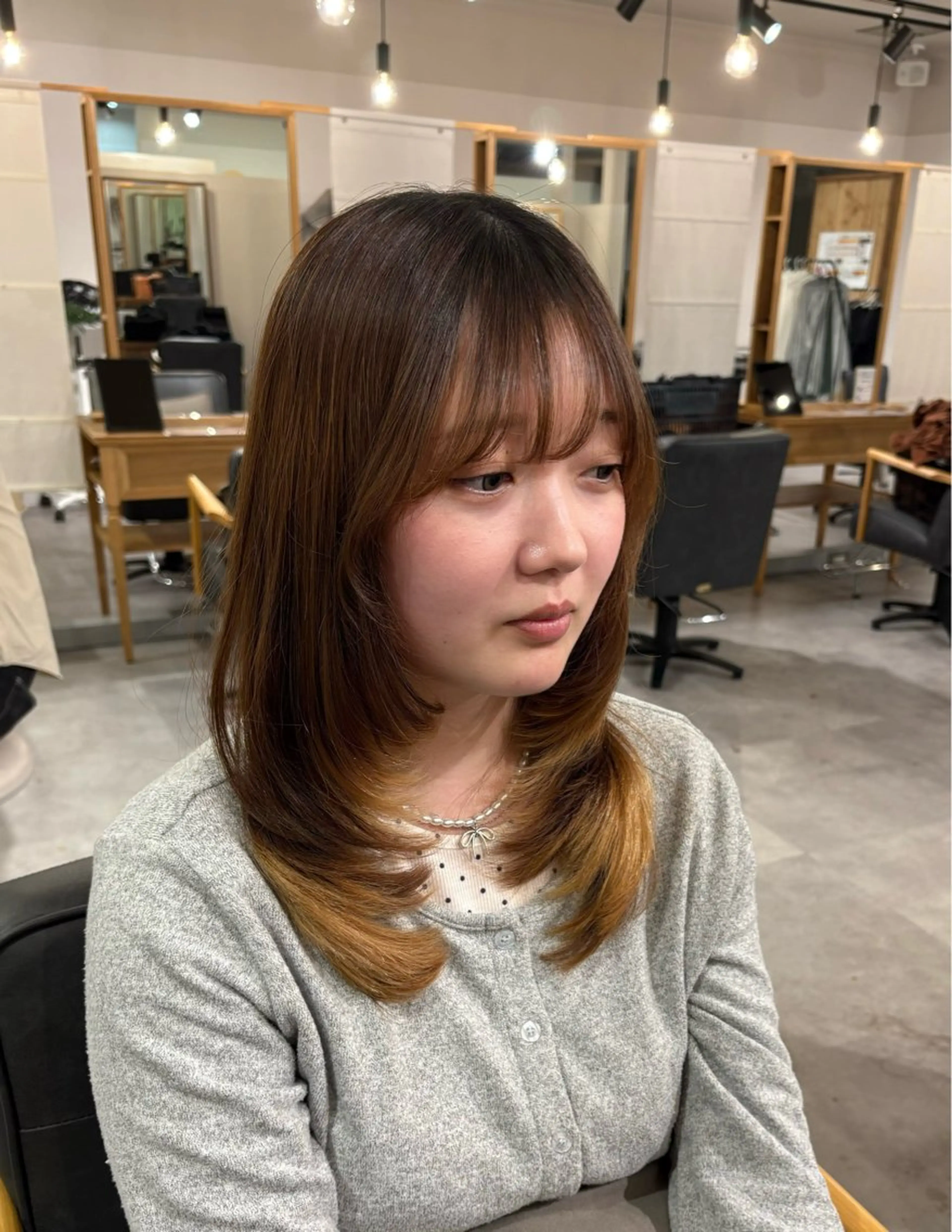 セミロング 顔周りカット レイヤーカット 栗原 歩美のヘアスタイル