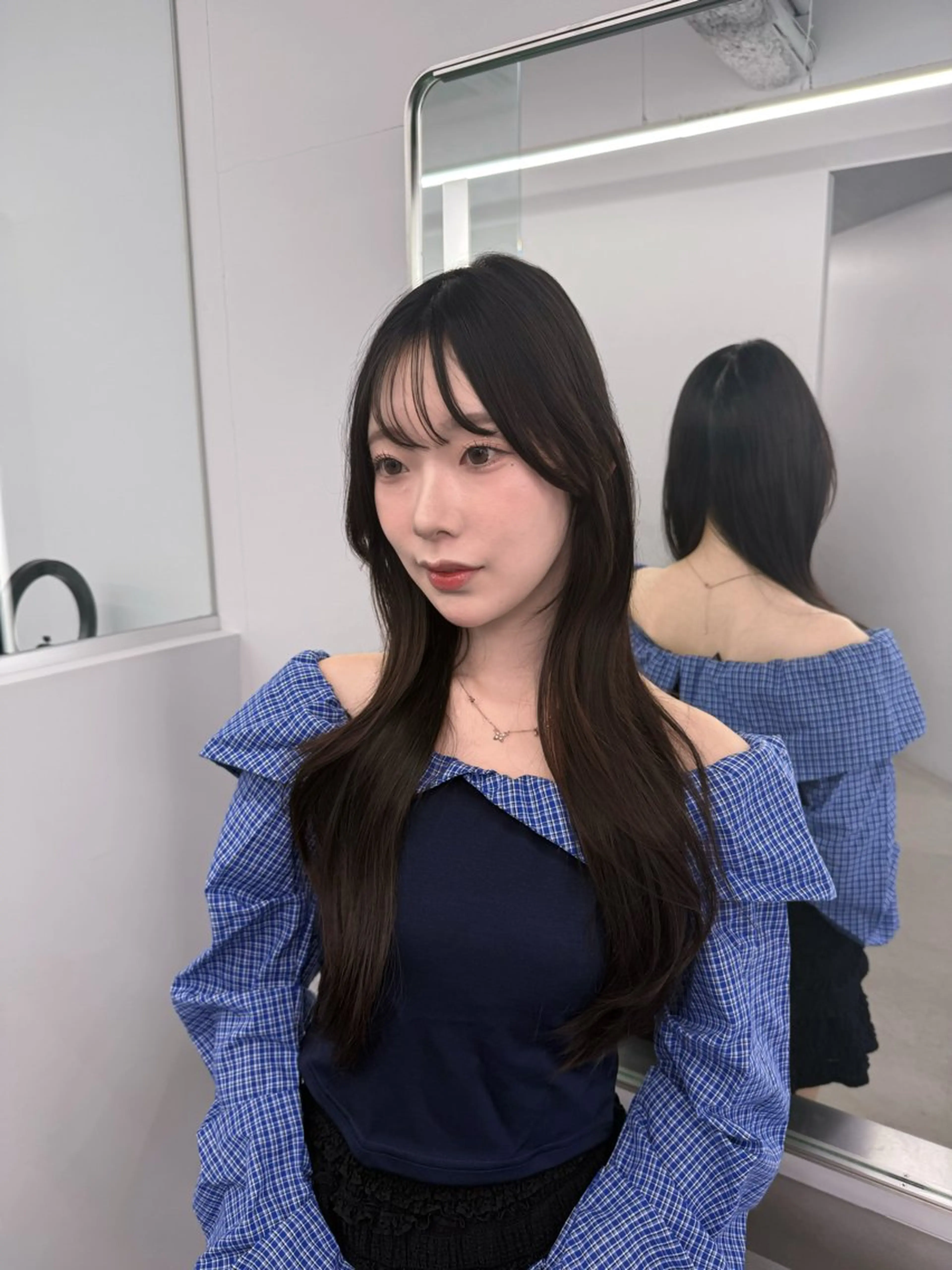 ロング ヘアカラー SARINA ROCCO3rdのヘアスタイル